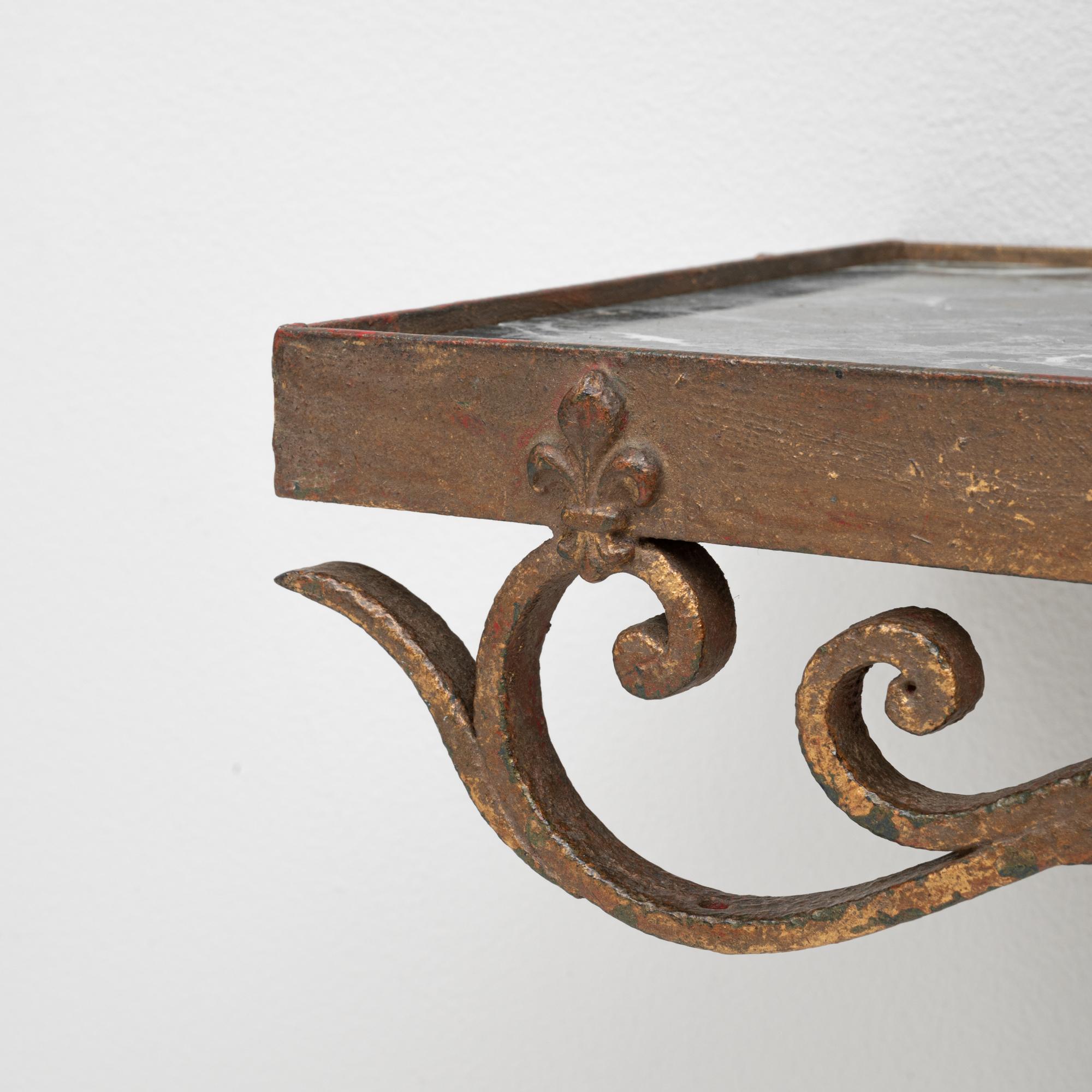 Table console en métal français des années 1910 avec plateau en marbre en vente 2
