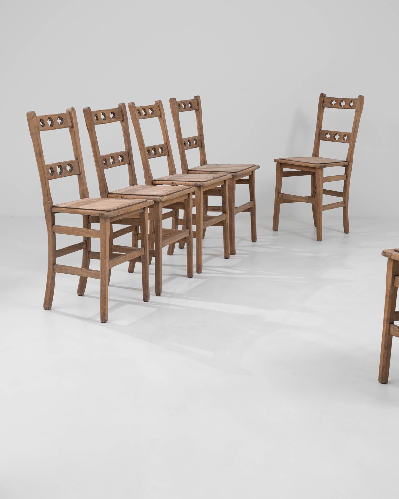 1910s French Set Of 6 Wooden Dining Chairs In Good Condition In High Point, NC