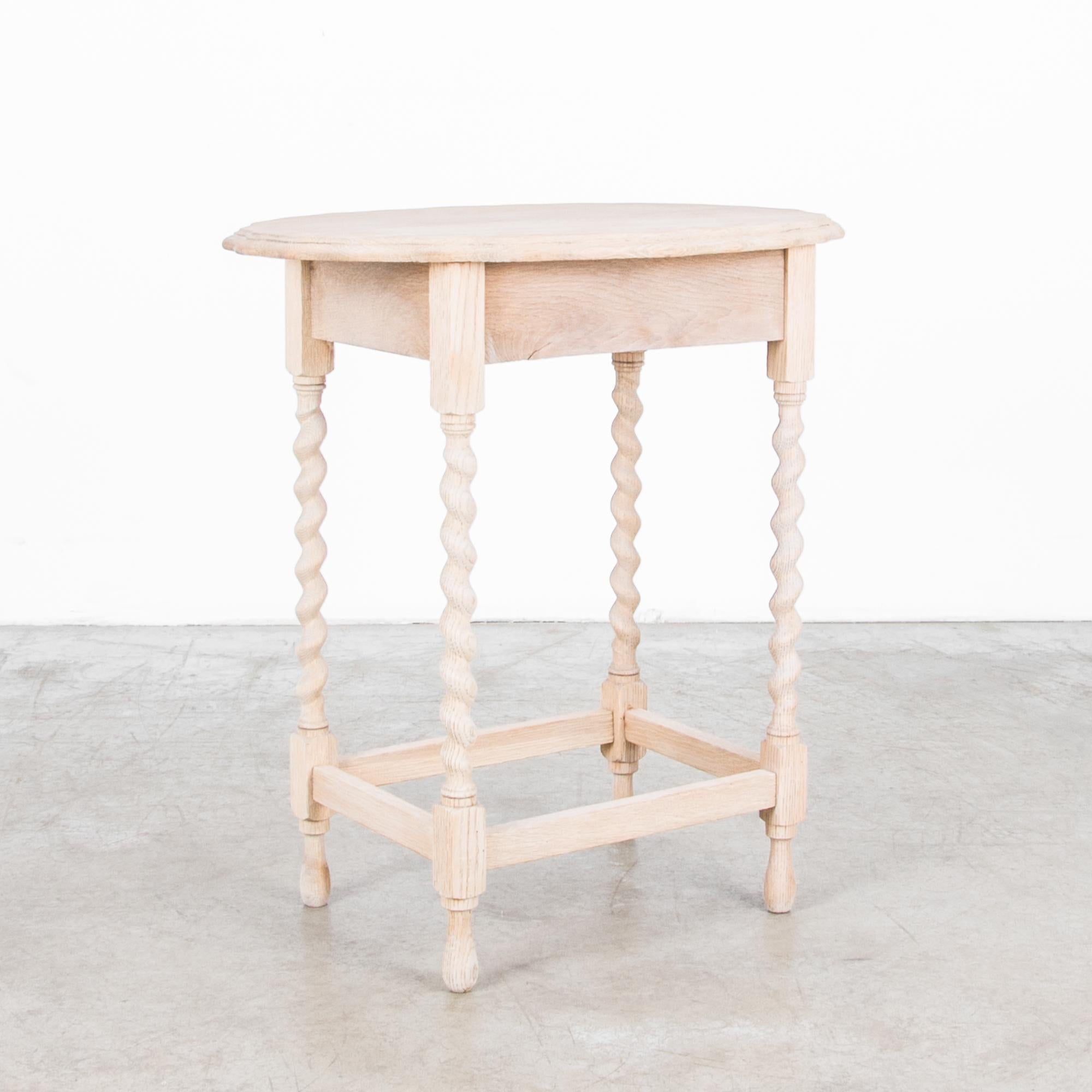 French Provincial 1910s French Spiral Leg Drop-Leaf Table