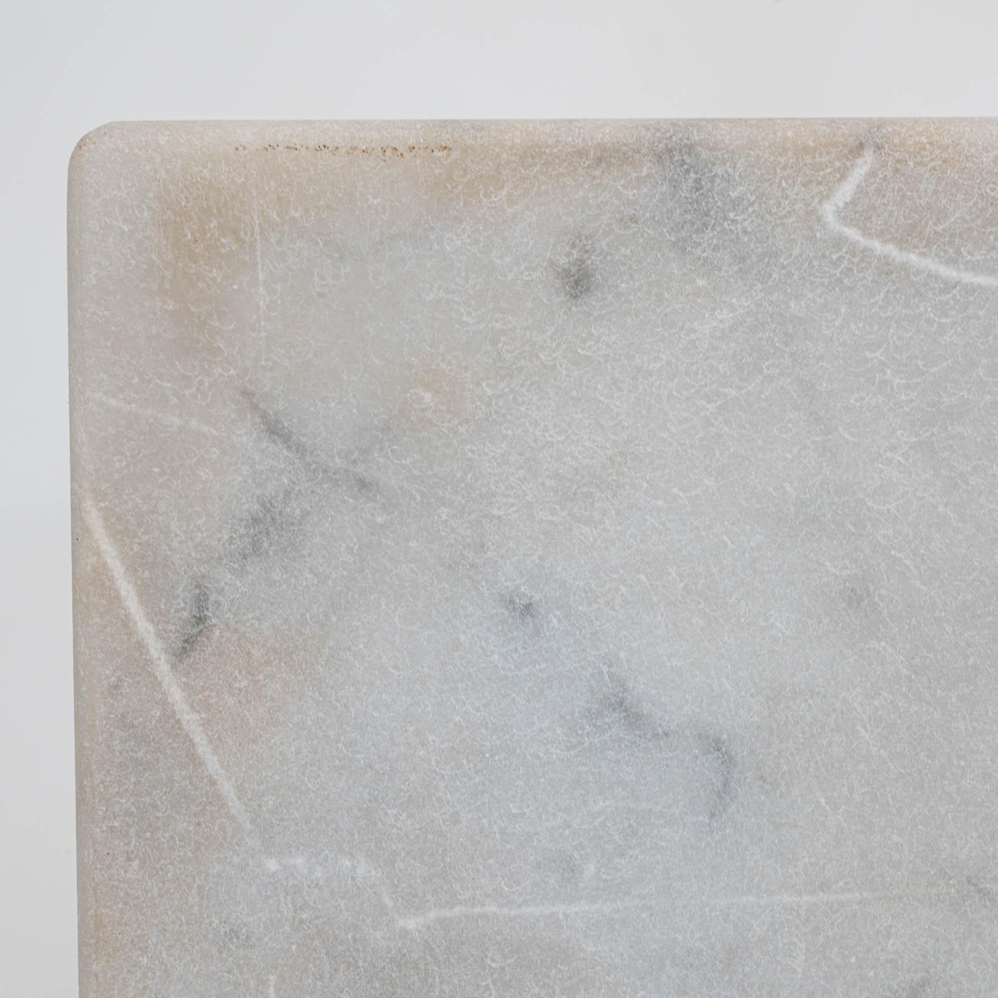 Bar francese del 1910 in legno bianco patinato con piano in marmo in vendita 4