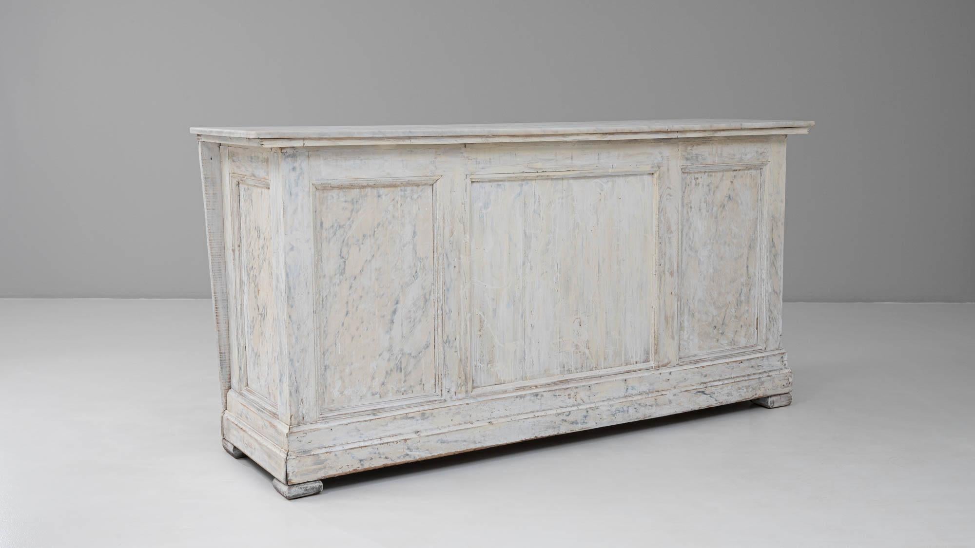 Bar francese del 1910 in legno bianco patinato con piano in marmo in vendita 1