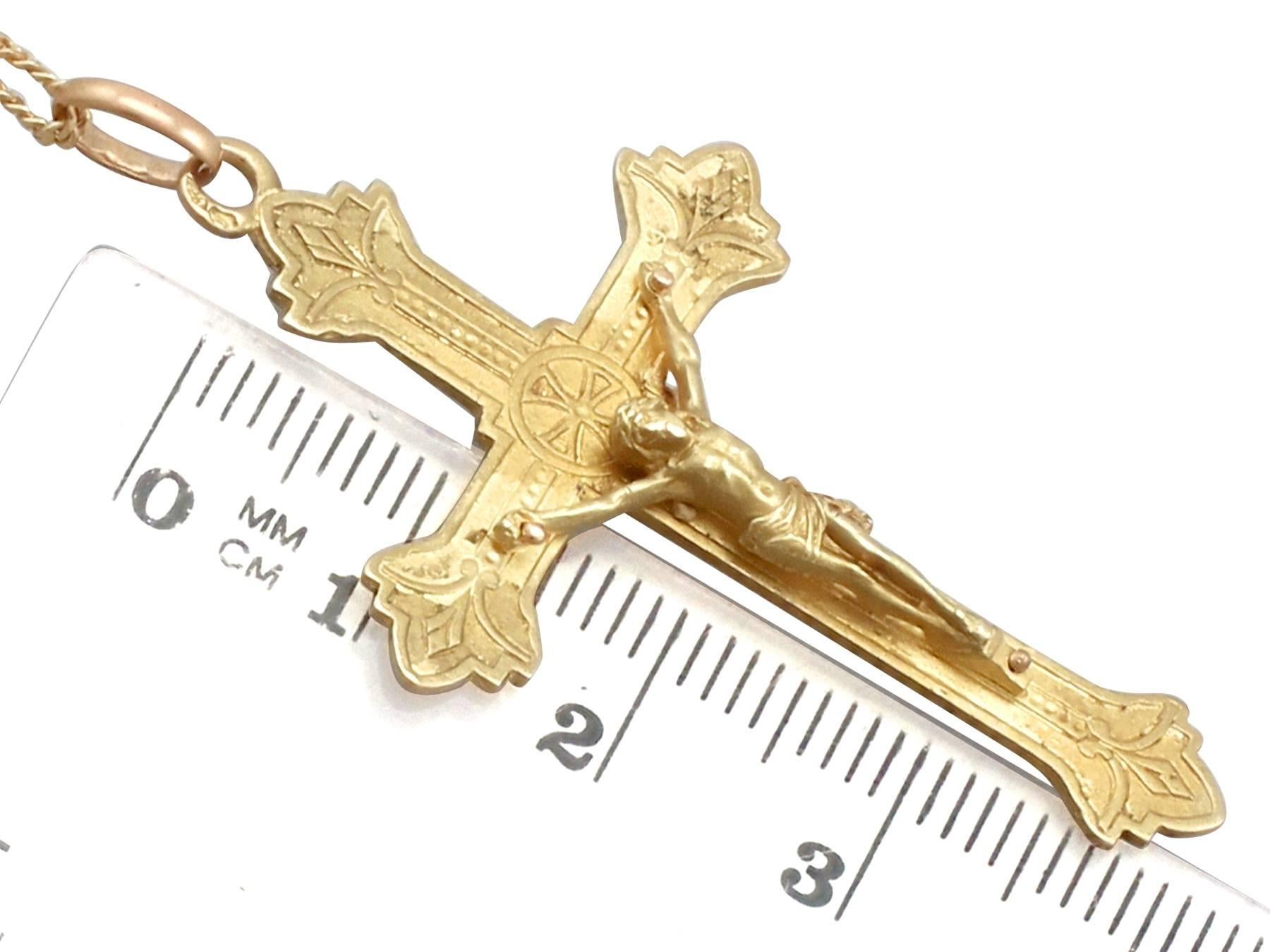 Women's or Men's 1910s French Yellow Gold 'Crucifix' Pendant