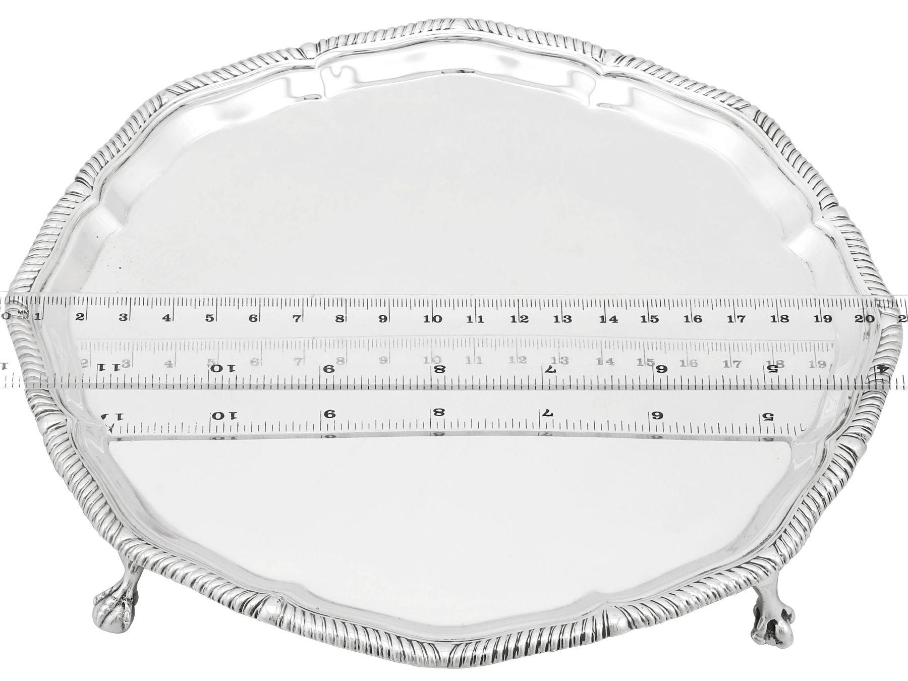 Mesero inglés antiguo de plata de ley de la década de 1910 de estilo georgiano Silver en venta
