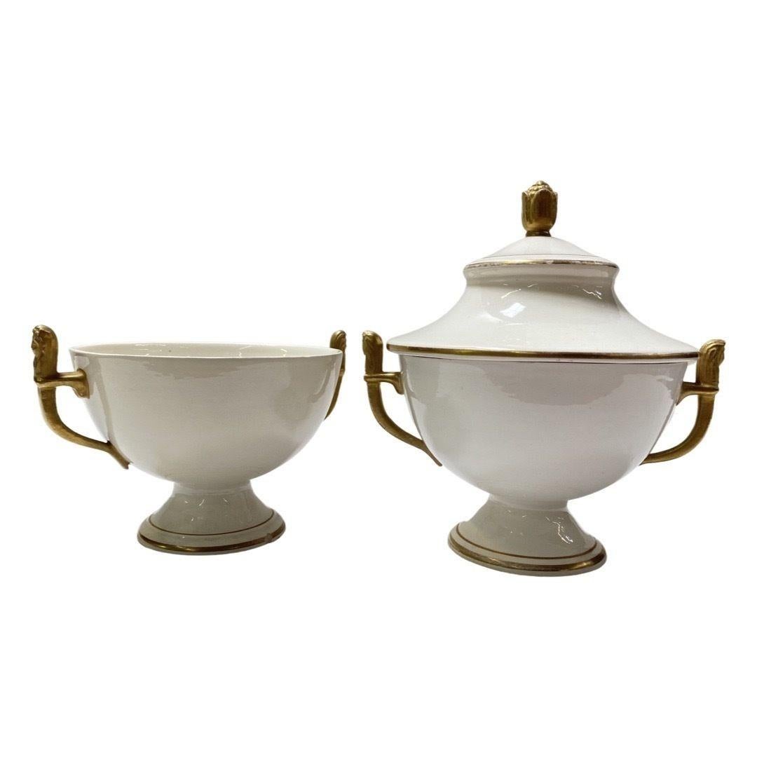 A Pair of antique Made in Italy sugar holders with gold details. One comes with lid. One of the bowls has a chip on the bottom, does not catch attention.

Dimensions
Bowl height without lid 4