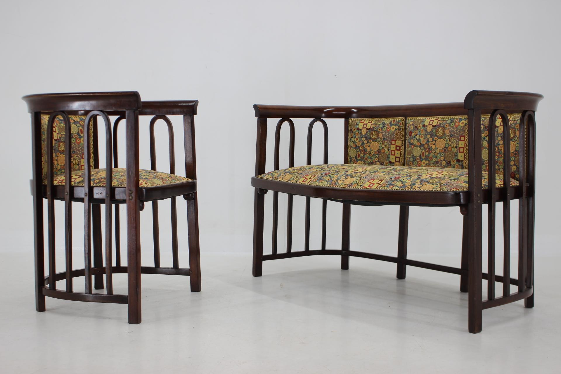 - Carefully refurbished and finished in Shellac
- Professionally reupholstered in old technique and quality fabric designed by Gustav Klimt 
- dimensions: 75 (45) 121 63 ; 75 (45) 56 58.