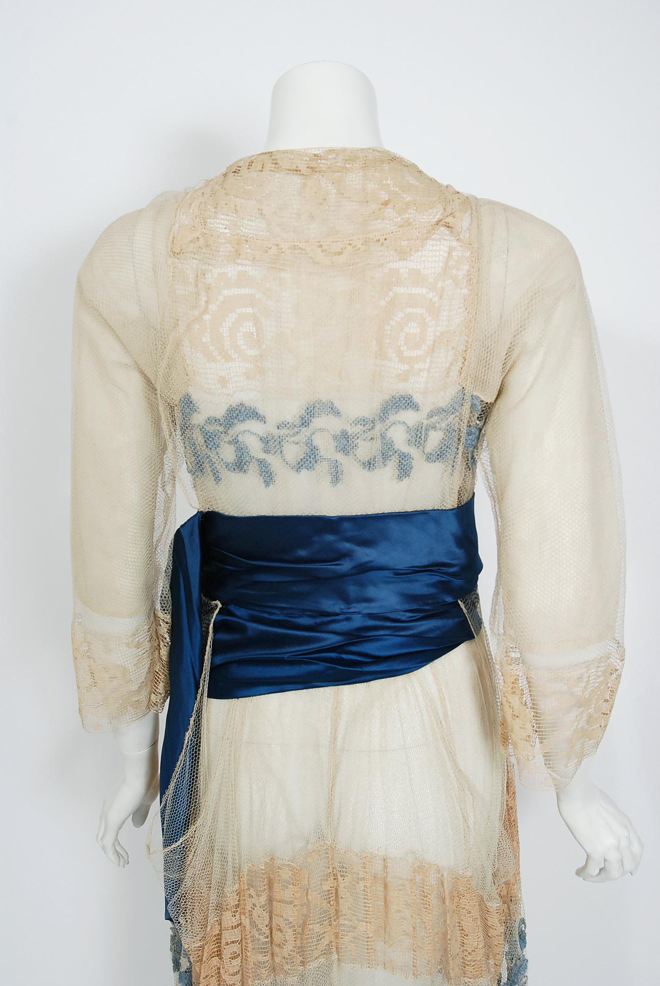 Women's Antique 1910's Julius Garfinckel Couture Beige Embroidered Net-Lace Dress Gown For Sale