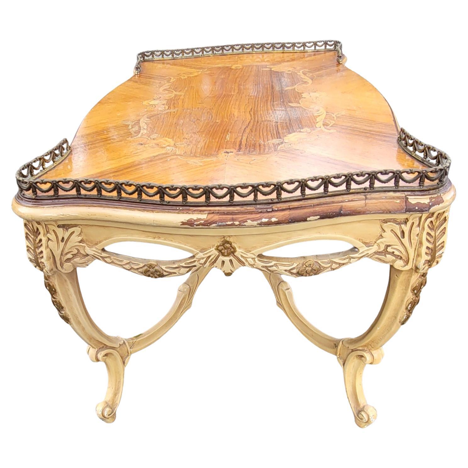 1910s Louis XV Walnut & Kingwood Marquetry Satinwood Inlaid Cocktail Table For Sale 1