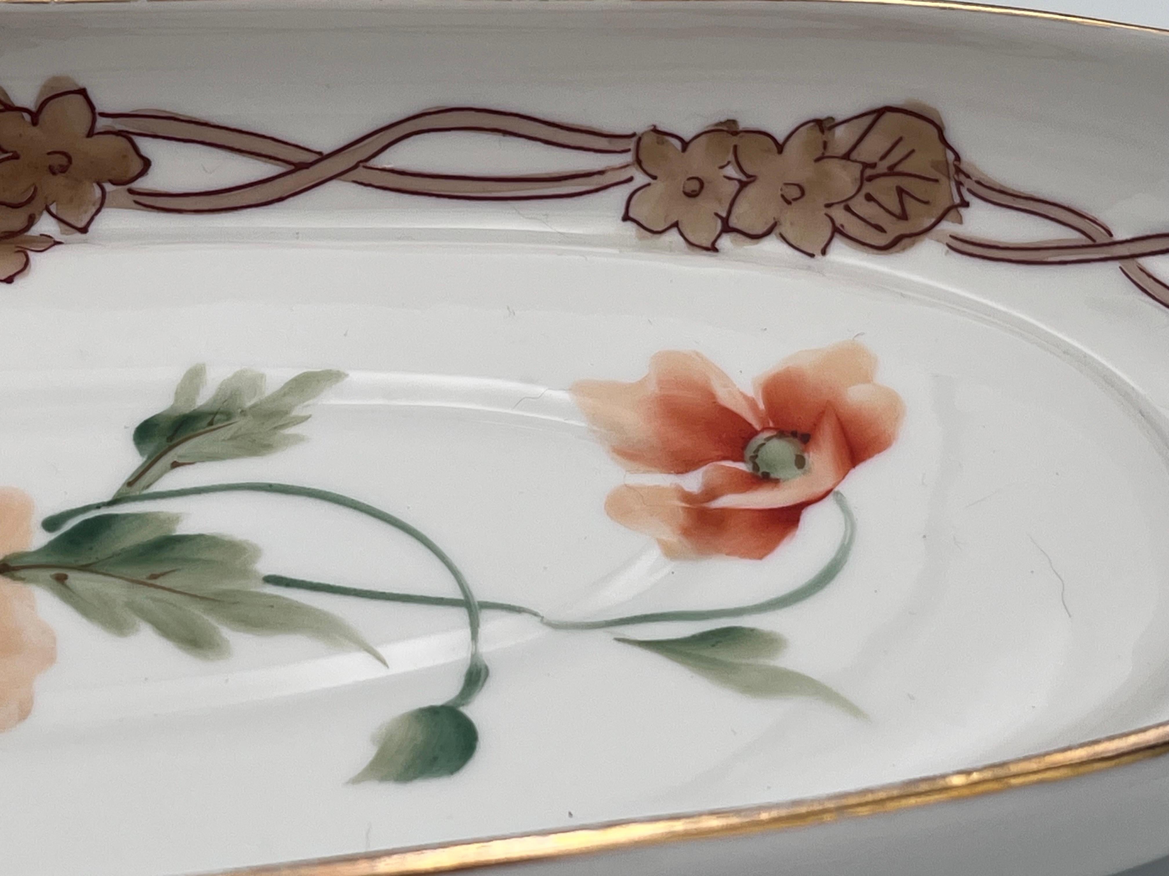 Piatto lungo di sedano/asparagi in porcellana Nippon del 1910 dipinto a mano Papaveri e oro in vendita 5