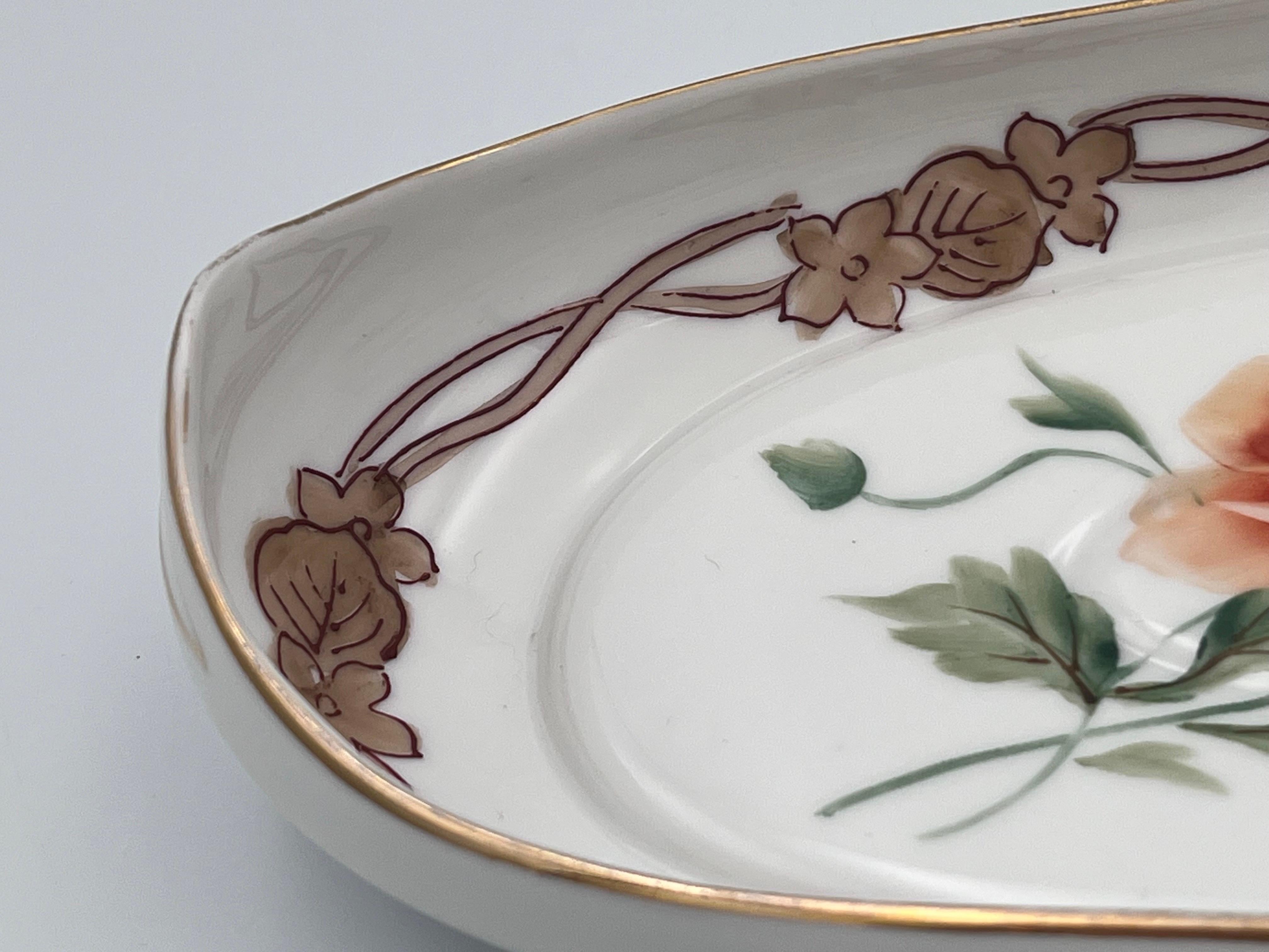Piatto lungo di sedano/asparagi in porcellana Nippon del 1910 dipinto a mano Papaveri e oro in vendita 6
