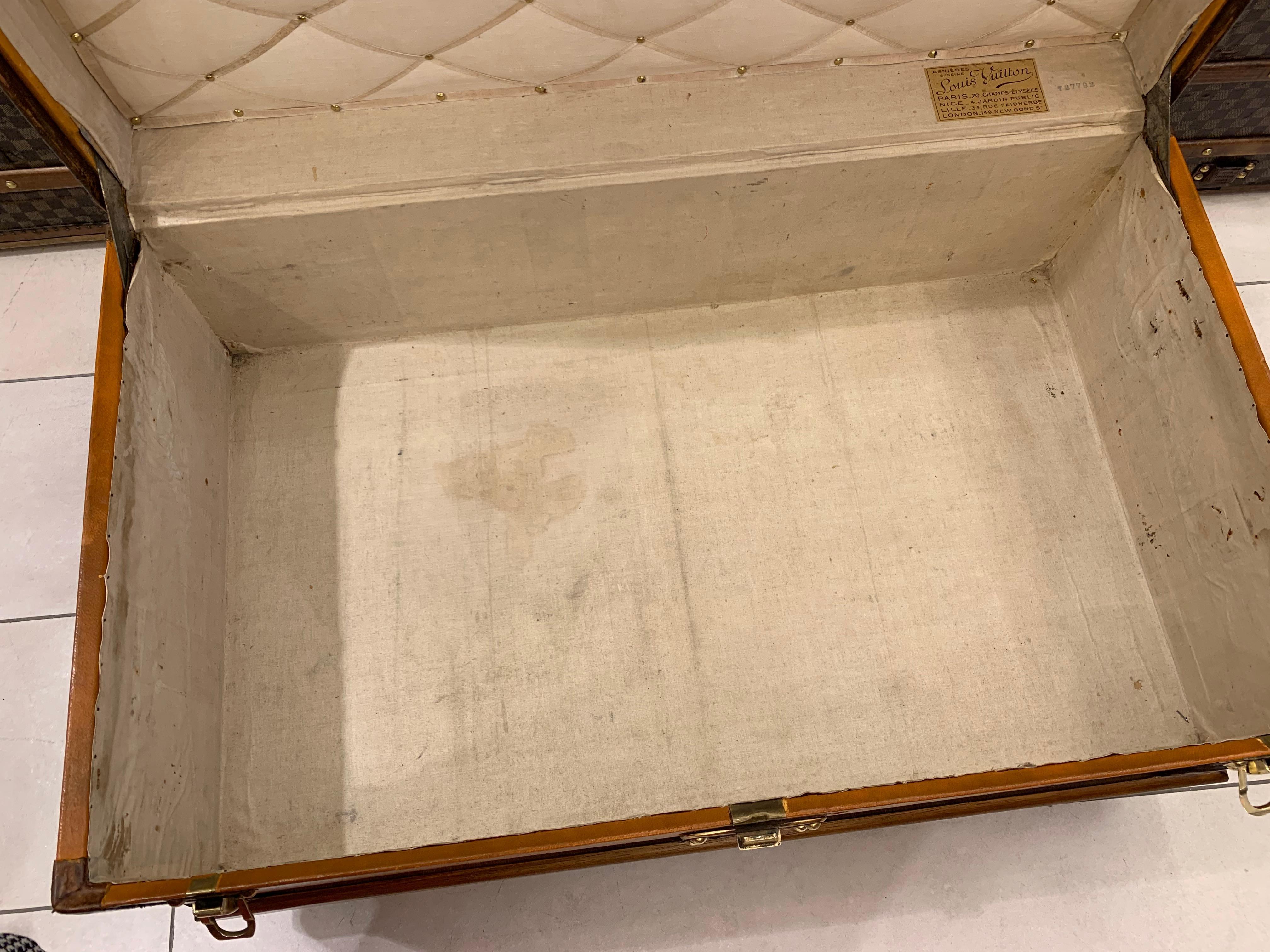 1910s Orange Louis Vuitton Steamer Trunk, 90 cm Orange Louis Vuitton Trunk en vente 7