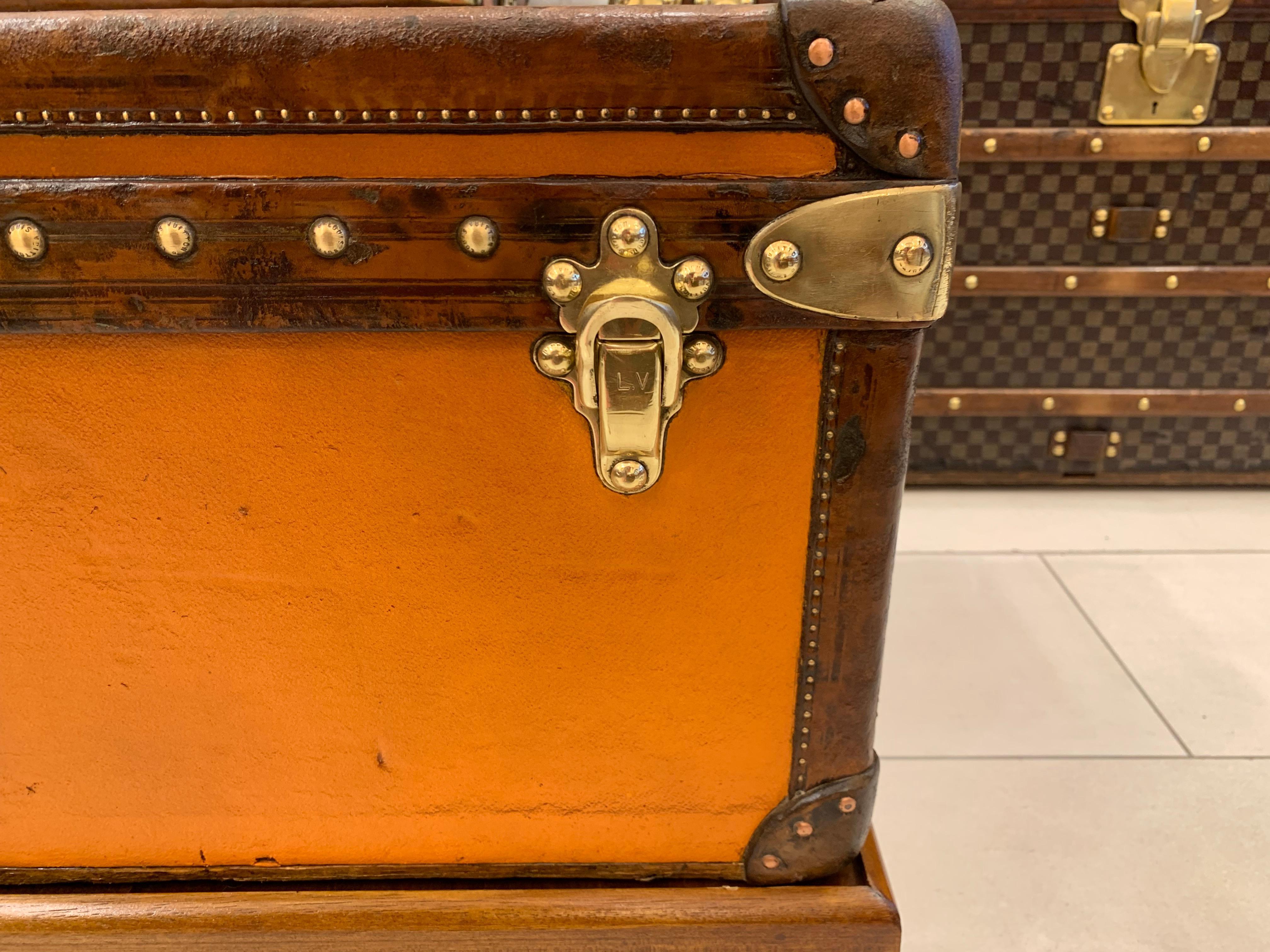 Laiton 1910s Orange Louis Vuitton Steamer Trunk, 90 cm Orange Louis Vuitton Trunk en vente