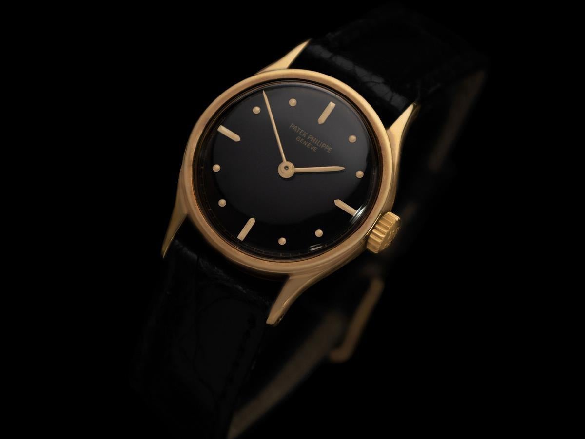 1910's Patek Philippe Vintage Calatrava Pre-ref. 446 Mens Midsize - 18K Gold In Good Condition For Sale In Suwanee, GA