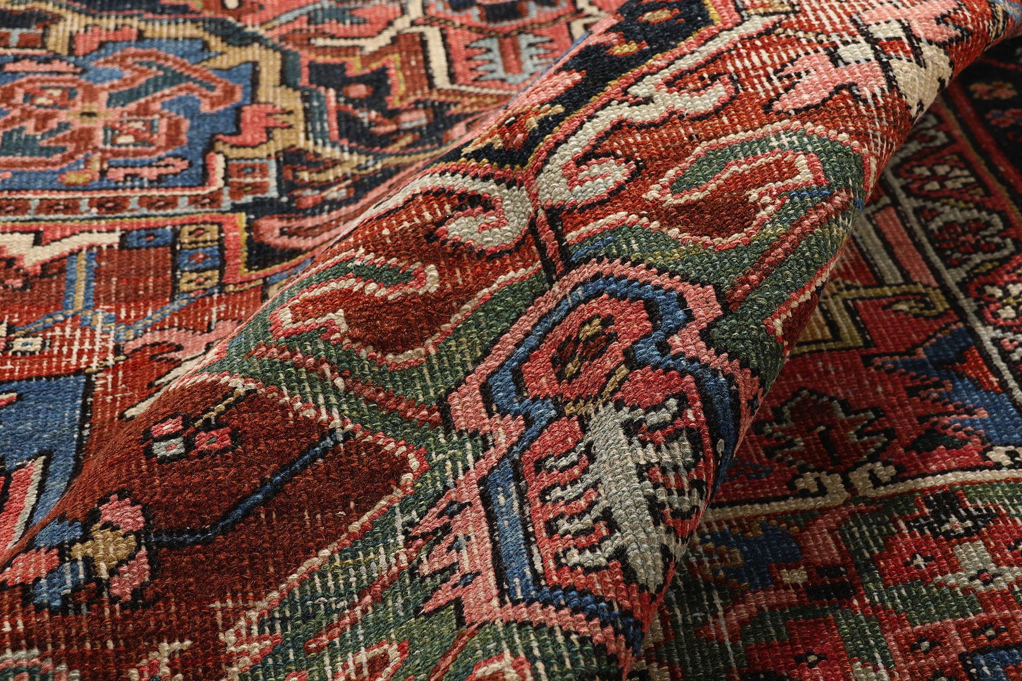 Persischer Heriz-Teppich aus dem Jahr 1910 mit traditionellem Stil im Zustand „Gut“ im Angebot in Dallas, TX