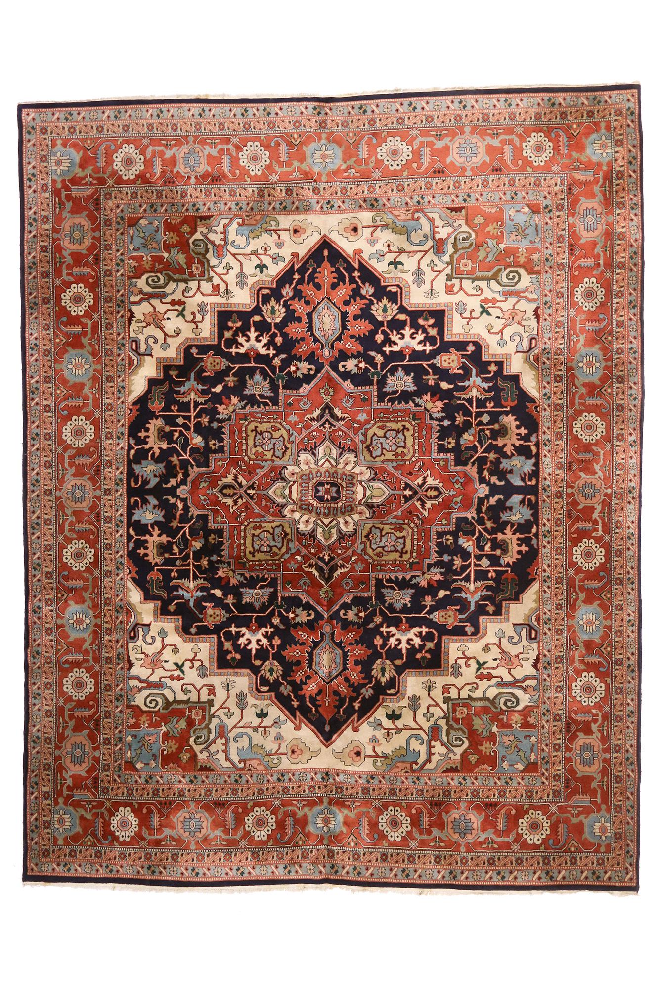 Wool 1910's Persian Heriz Carpet with Traditional Style For Sale