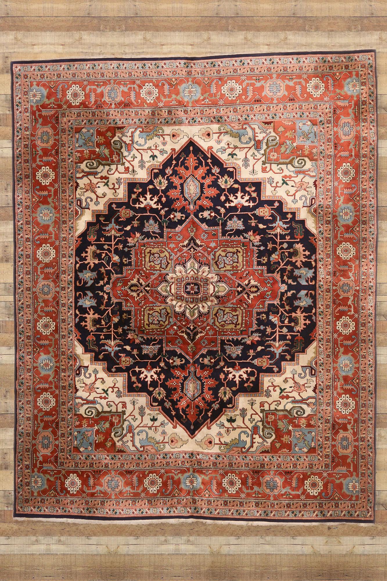1910's Persian Heriz Carpet with Traditional Style For Sale 1