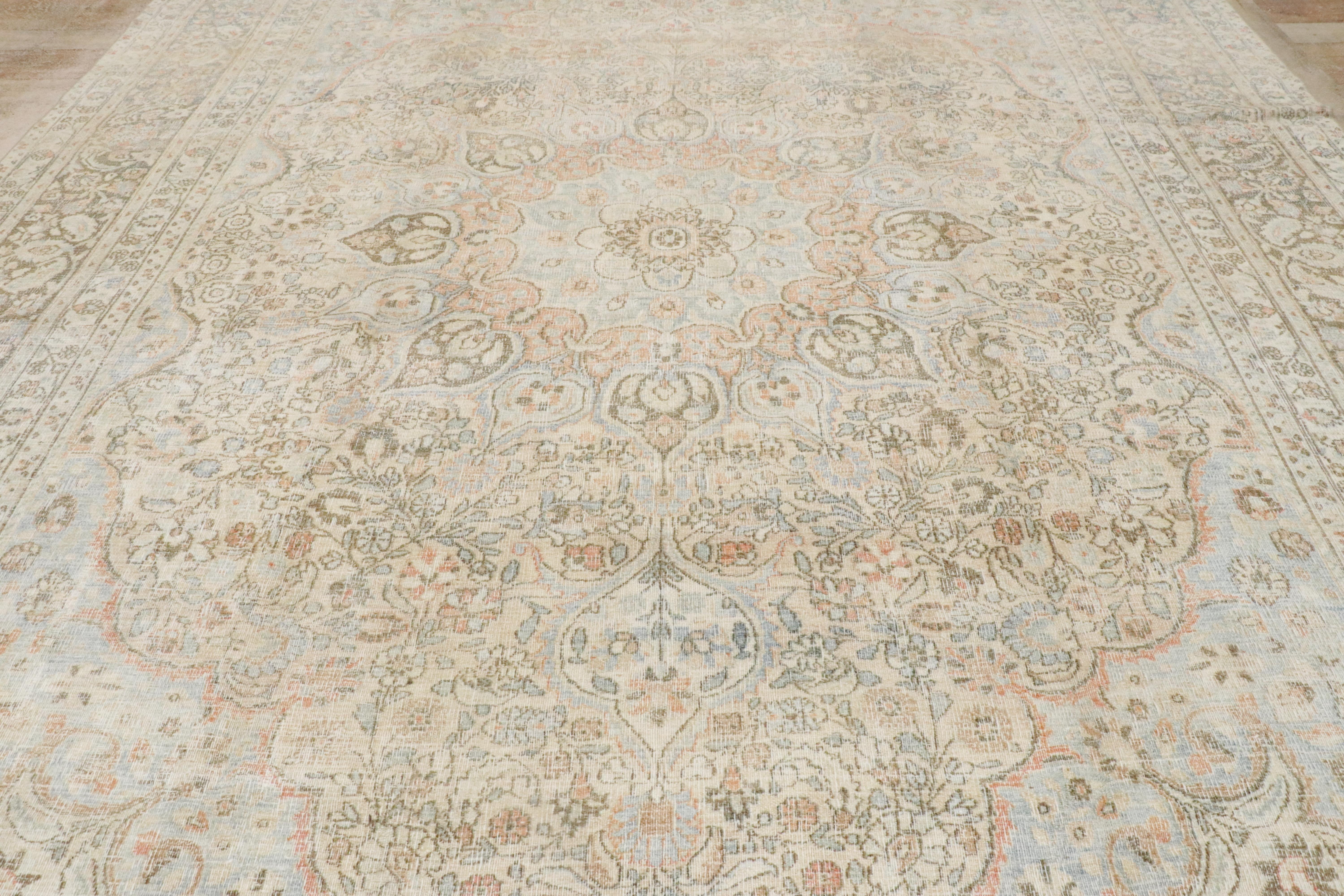 1910's Persian Mashhad Carpet with Modern Rustic Cotswold Cottage Style For Sale 2