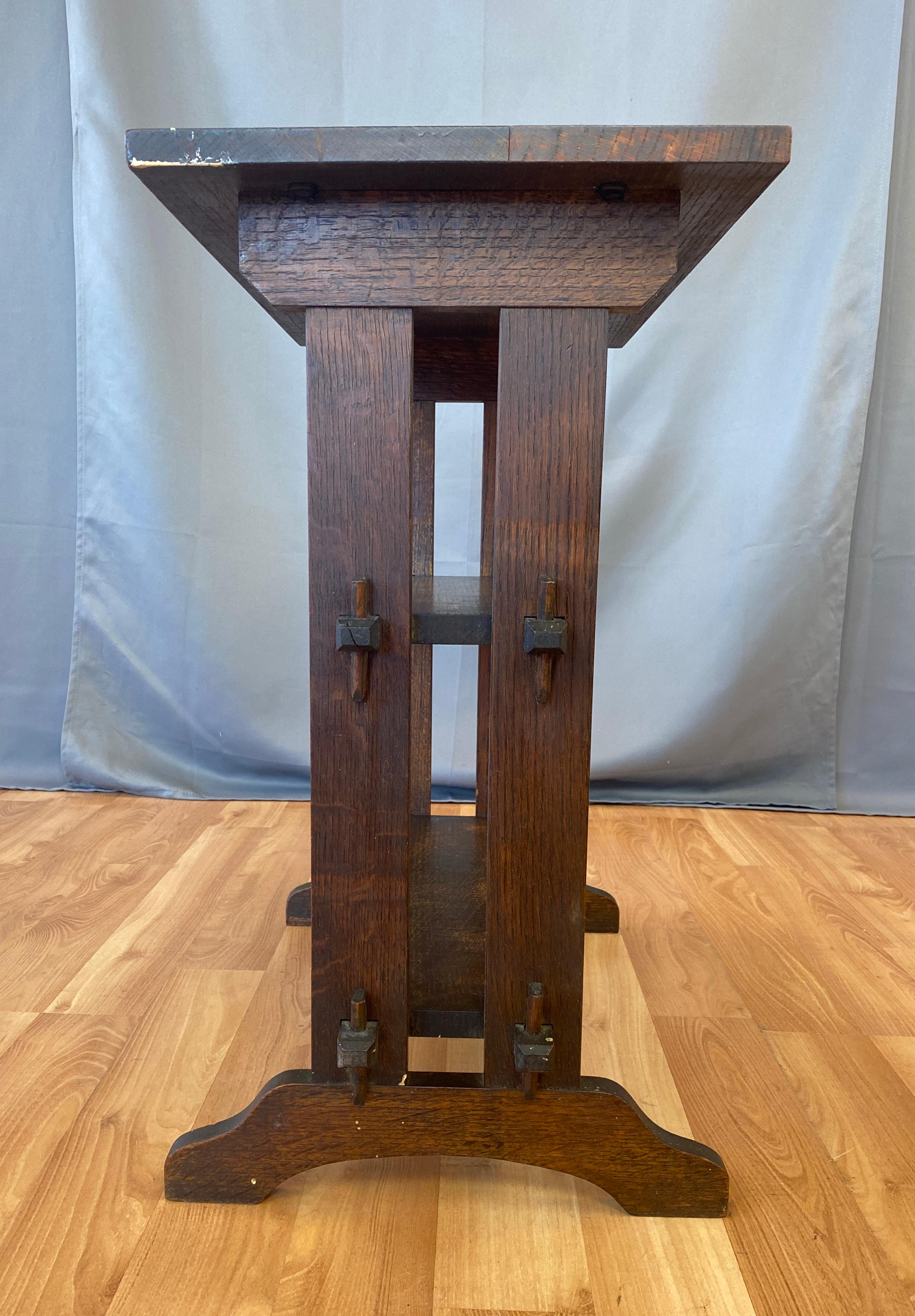 Early 20th Century 1910s Roycroft Little Journey Book Stand in Oak