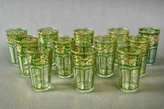 Juego de 12 vasos de cristal francés dorado Saint Louis de la década de 1910