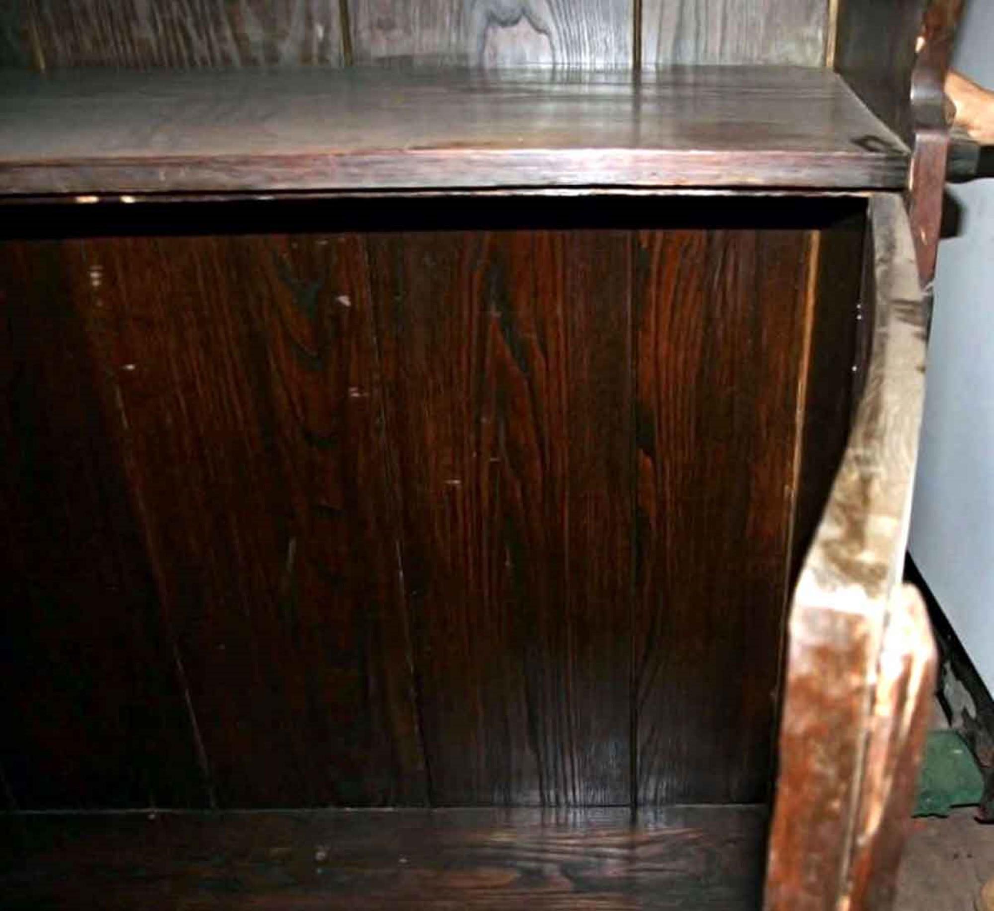 Armario de almacenamiento de roble macizo de la década de 1910 del periodo Arts & Crafts Roble