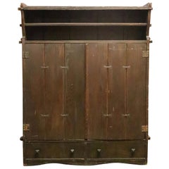 armoire de rangement en chêne massif des années 1910 de la période Arts & Crafts