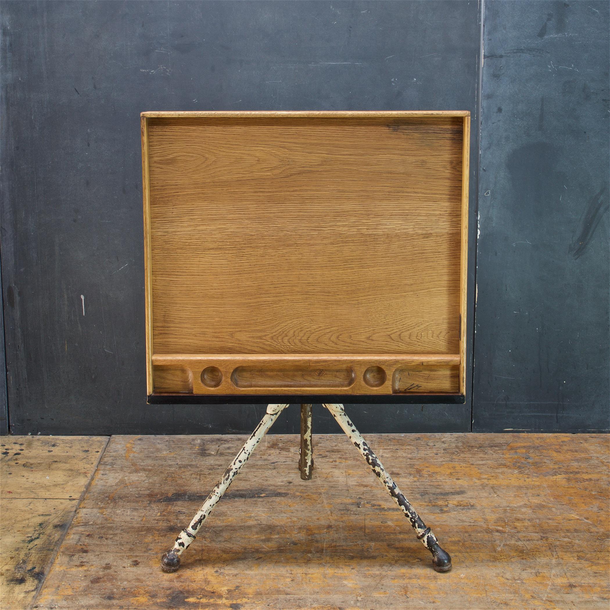 Moulage 1910s Speloncato Cast Iron Drafting Table Drawer Adjustable Vintage Industrial en vente