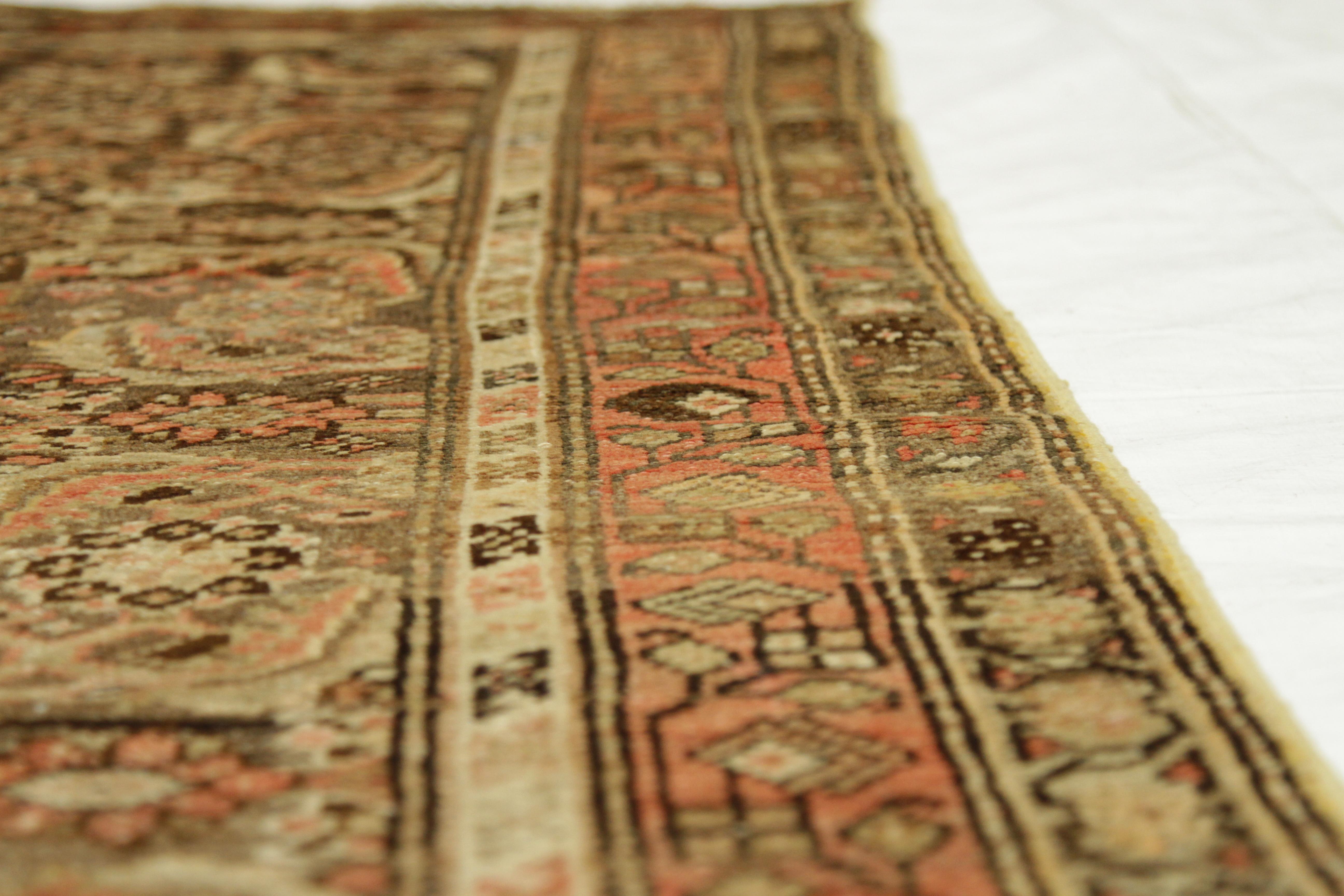 Early 20th Century 1910s Twin Antique Persian Rug Mahal Style with Flower and Medallion Patterns For Sale