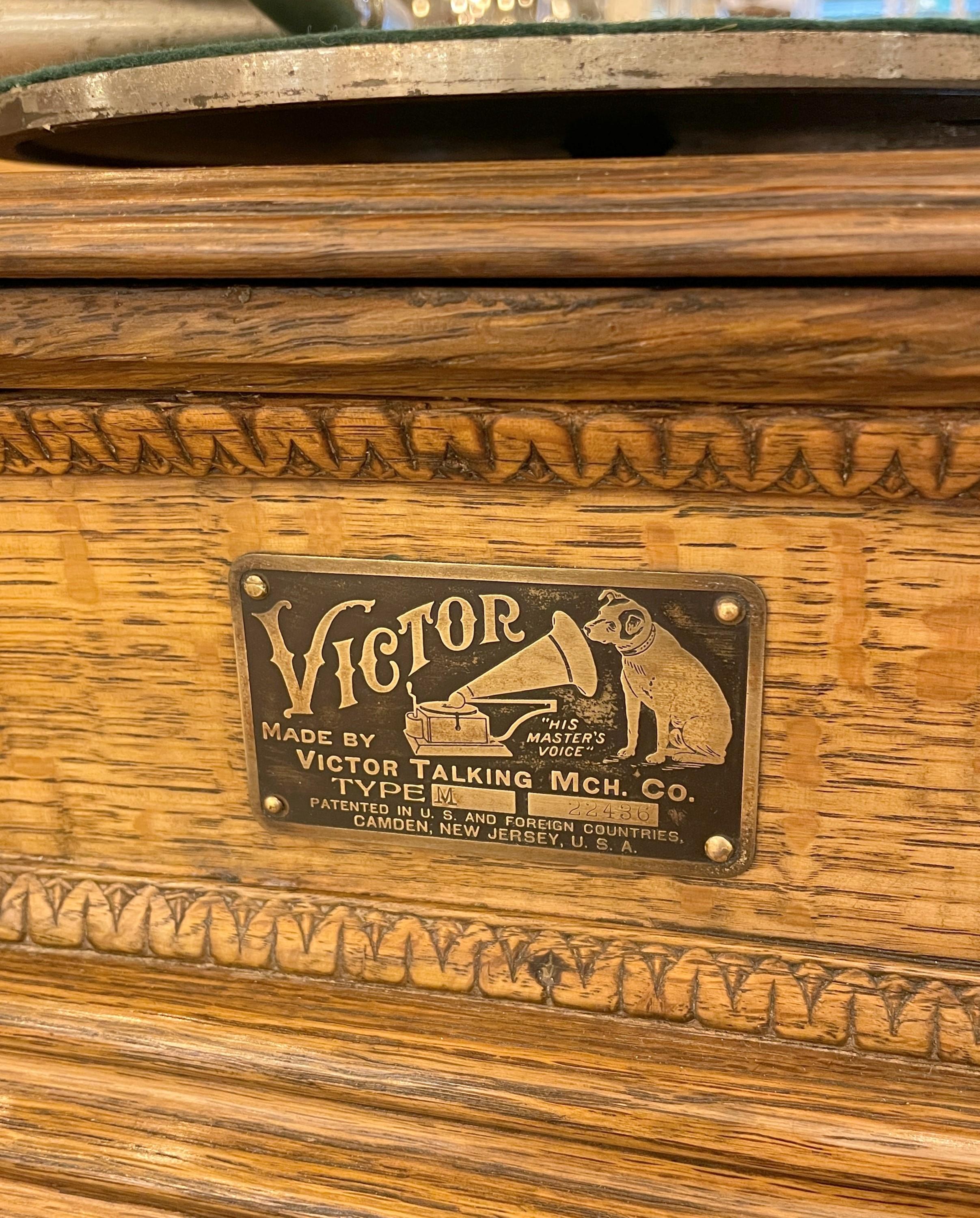 Industrial 1910s Victor Type M Record Player Talking Machine Witches Hat Horn
