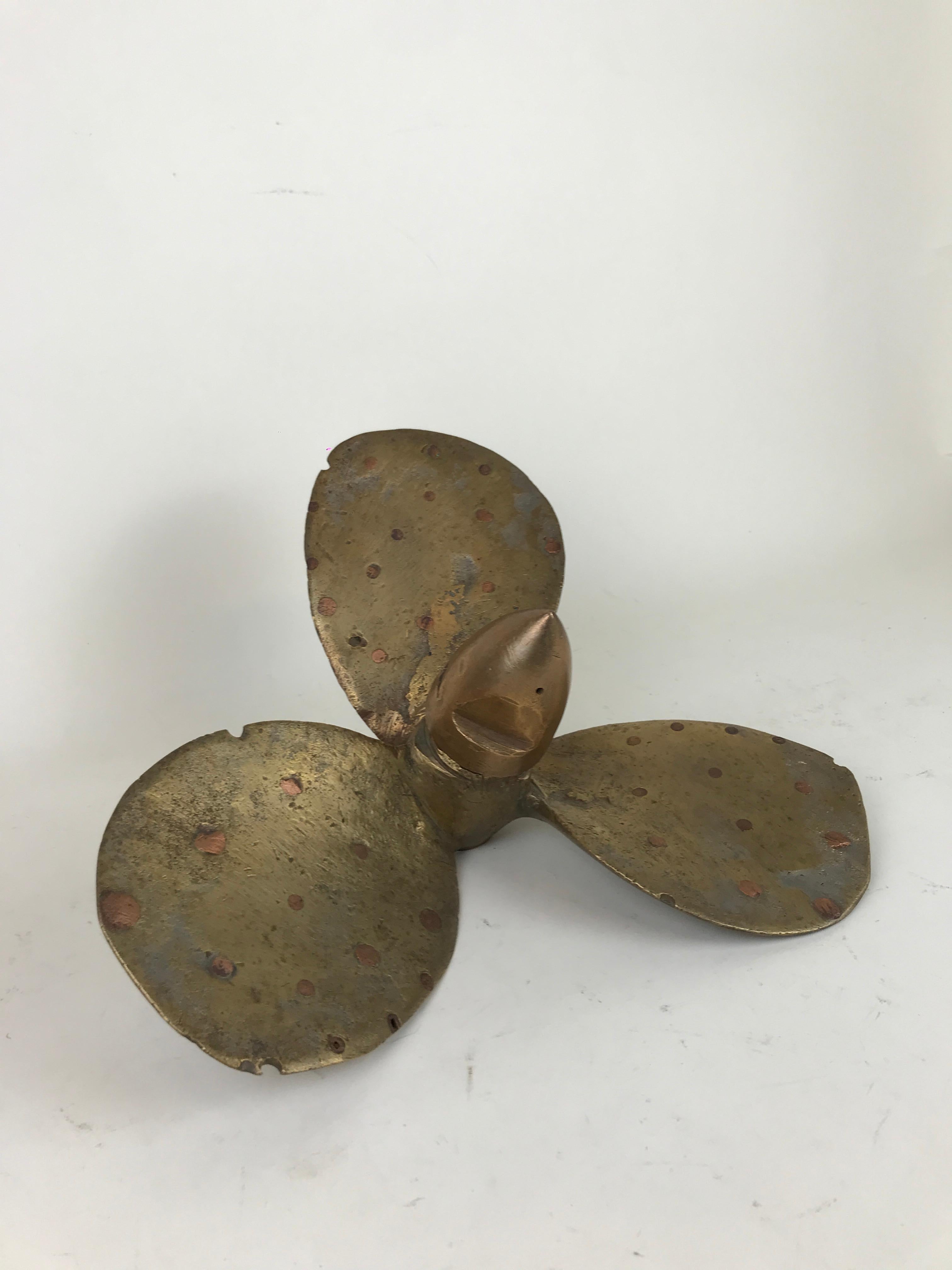 Edwardian 1910s Vintage Three Blades Brass and Copper Boat Propeller Made in Italy For Sale