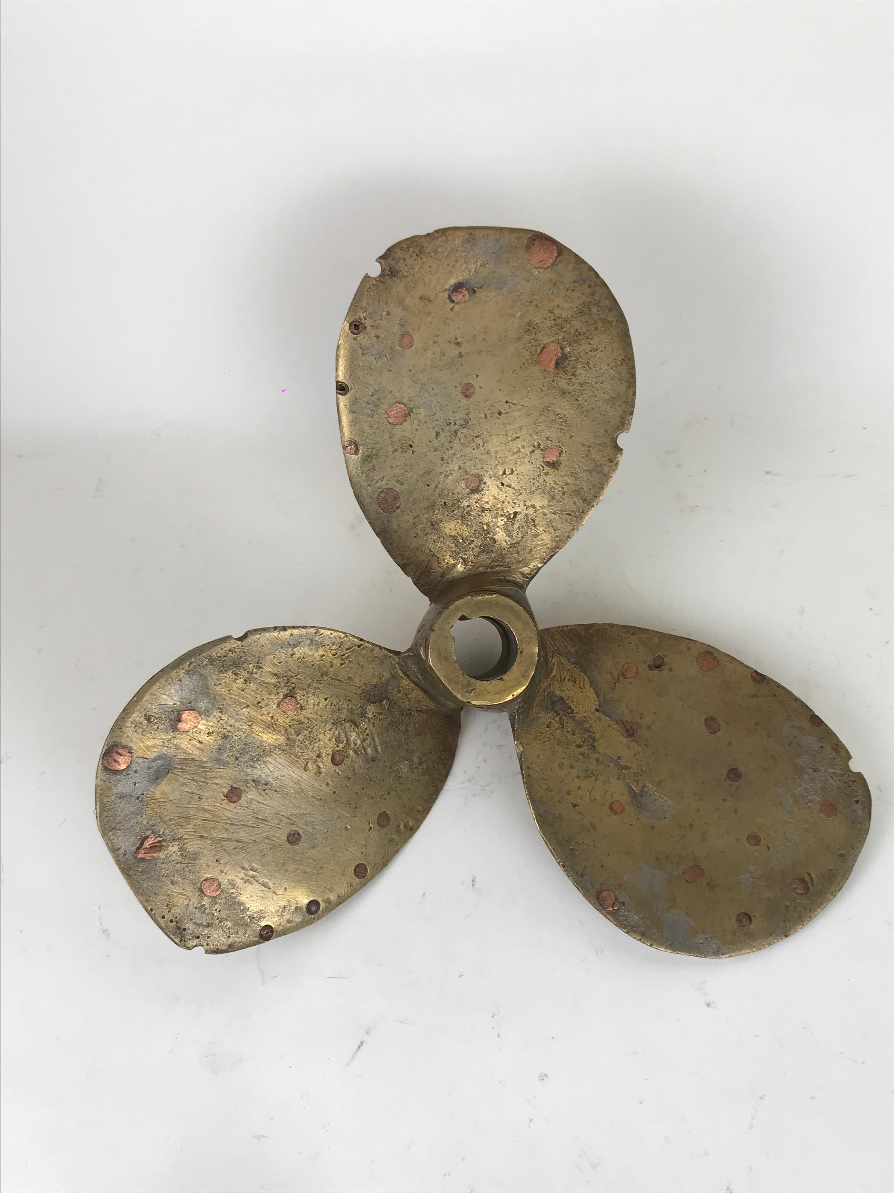 1910s Vintage Three Blades Brass and Copper Boat Propeller Made in Italy For Sale 2