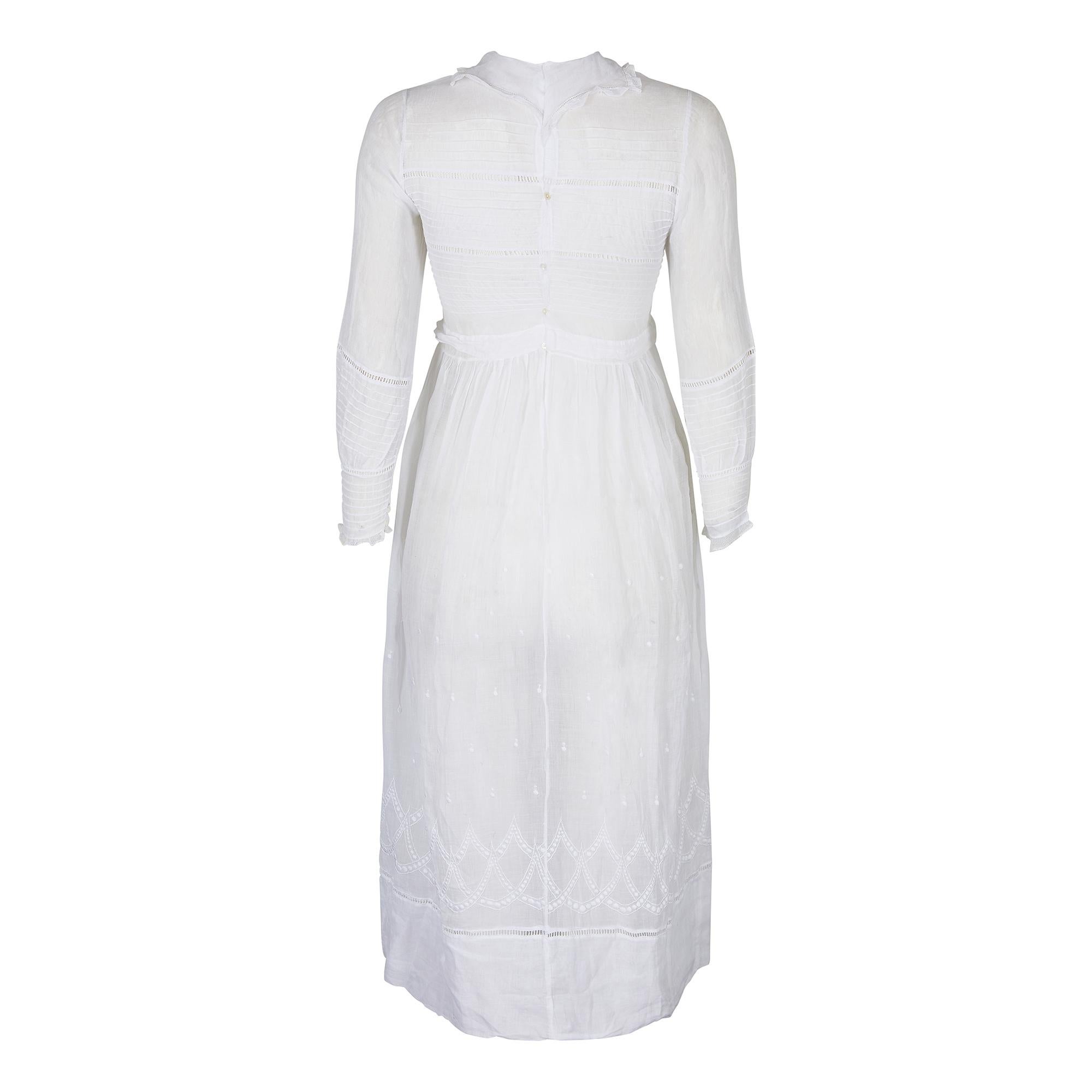 Gray 1910s White Cotton Muslin Tea Dress For Sale