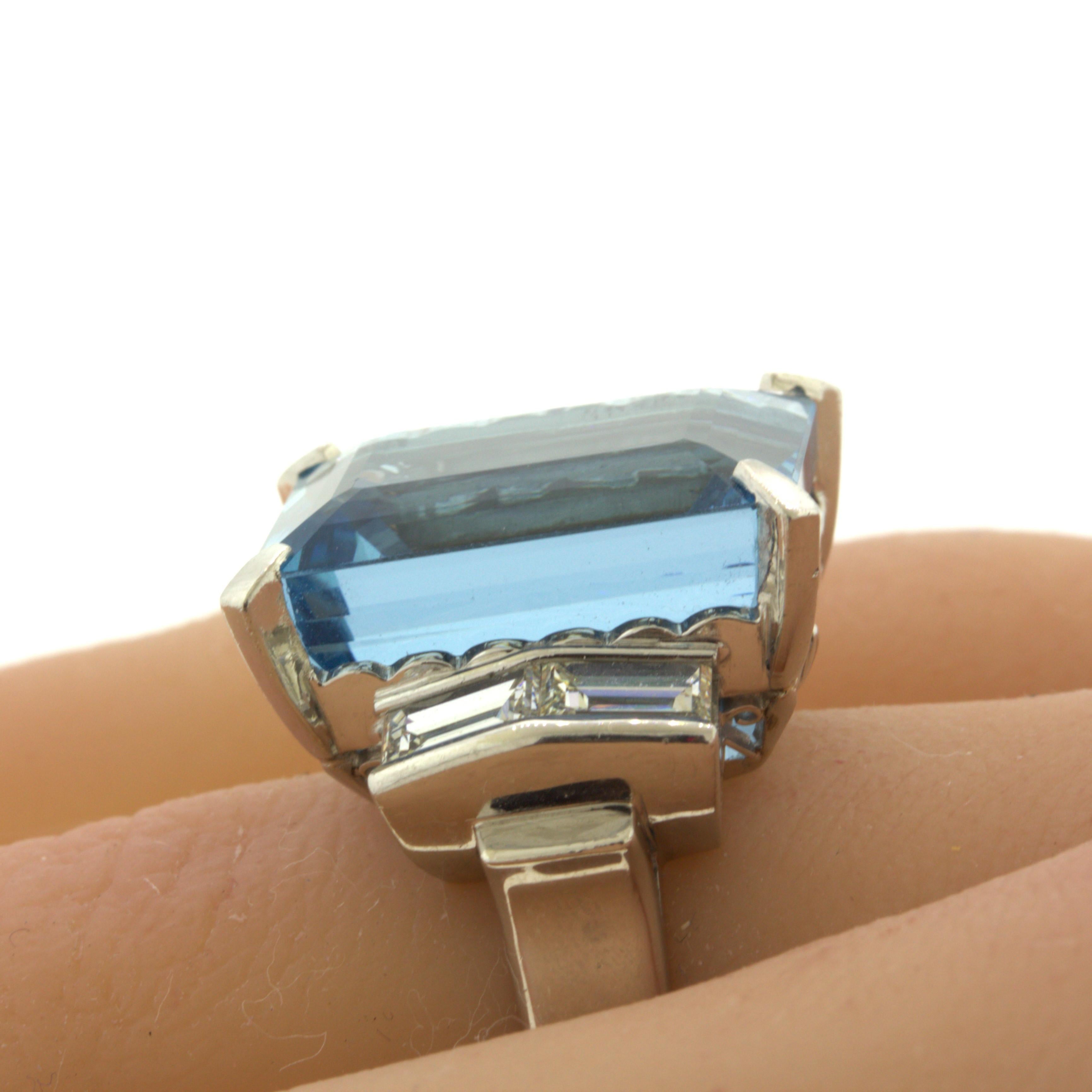 Women's 19.11 Carat Aquamarine Diamond Platinum Cocktail Ring For Sale