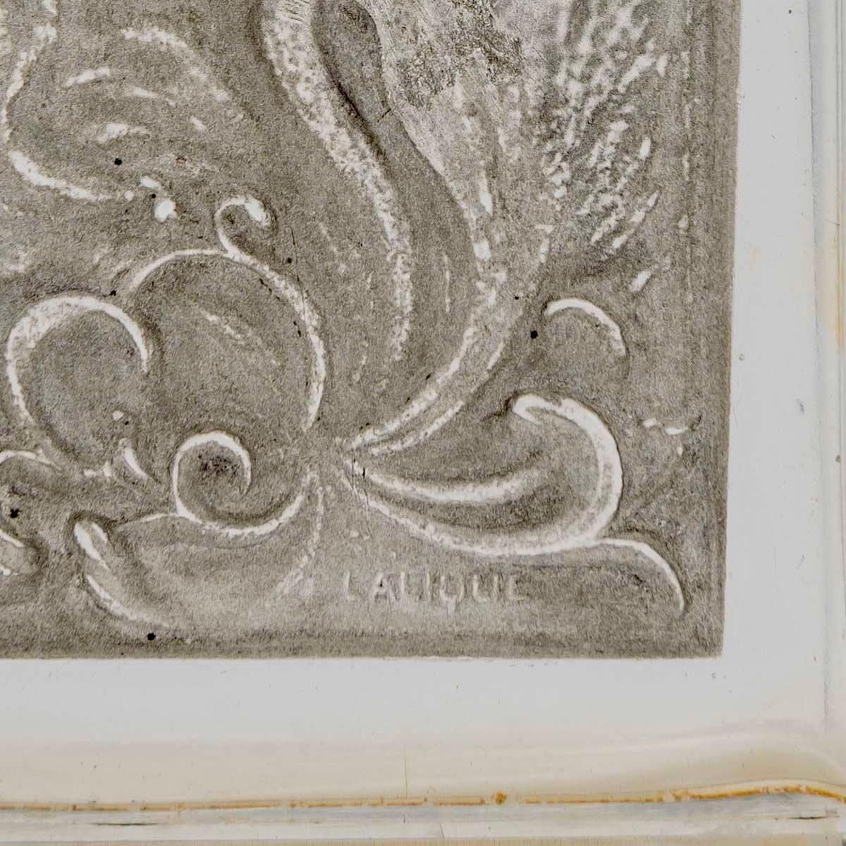 1911 René Lalique Parfümflasche L'Effleurt Glas mit grauer Patina für Coty (Französisch) im Angebot