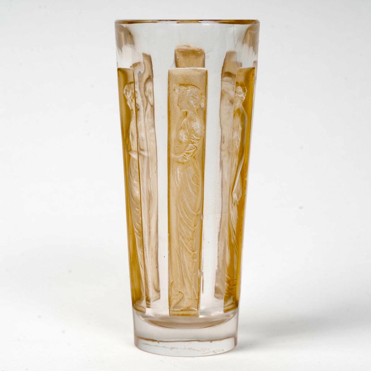 Molded 1911 René Lalique Set of 4 Six Figurines Glass Tumblers Glasses Sepia Patina For Sale