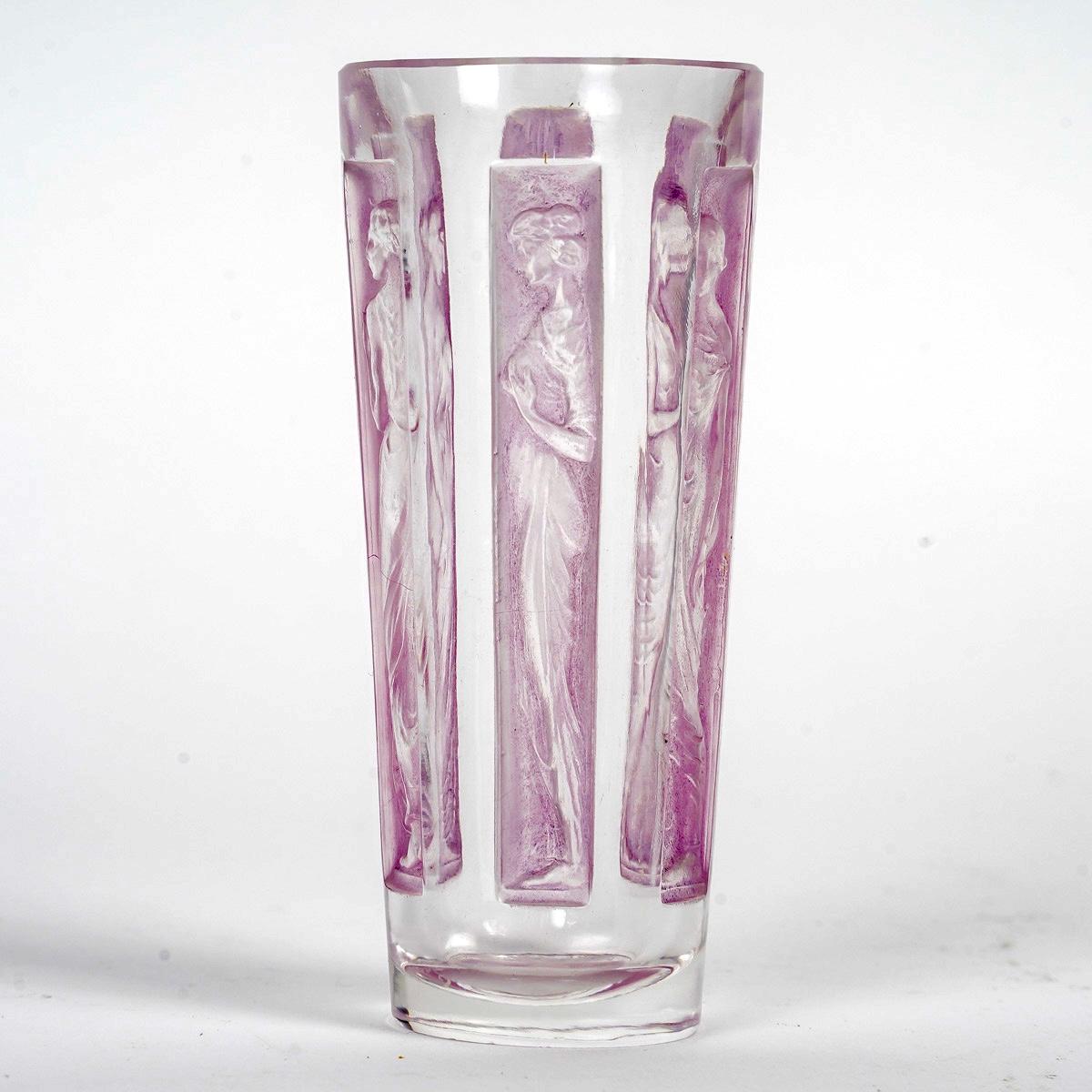 One glass tumbler 