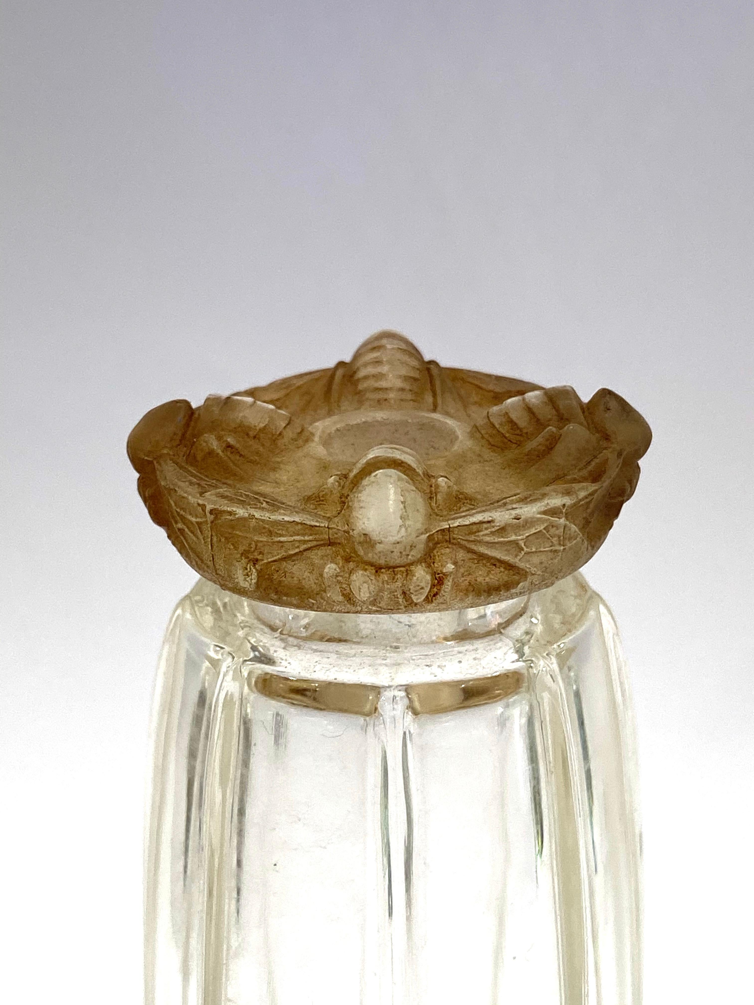 1911 Rene Lalique Styx for Coty Perfume Bottle Sepia Stained Glass Wasps In Good Condition In Boulogne Billancourt, FR