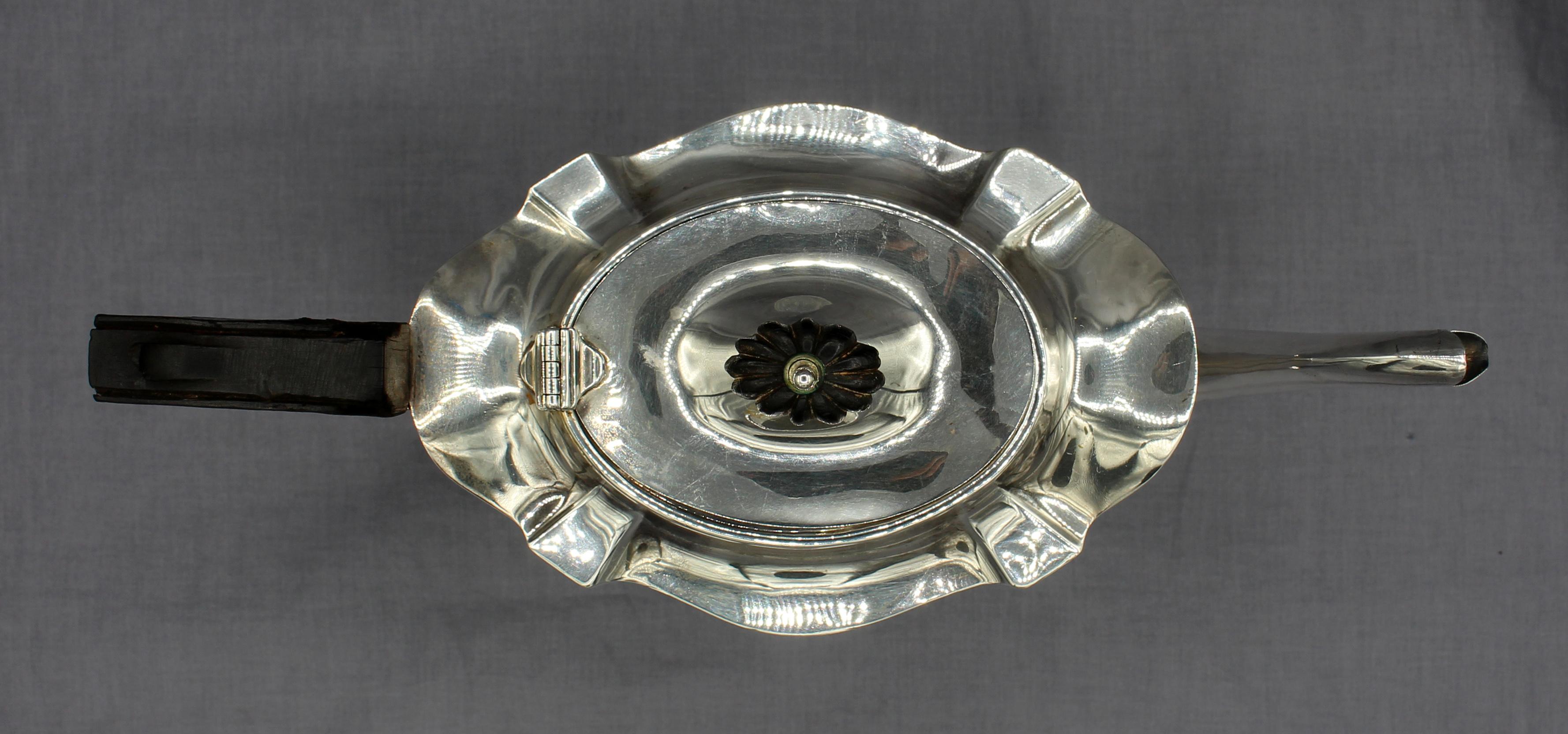 Tetera neoclásica inglesa de 1912, de plata esterlina en Bueno estado para la venta en Chapel Hill, NC