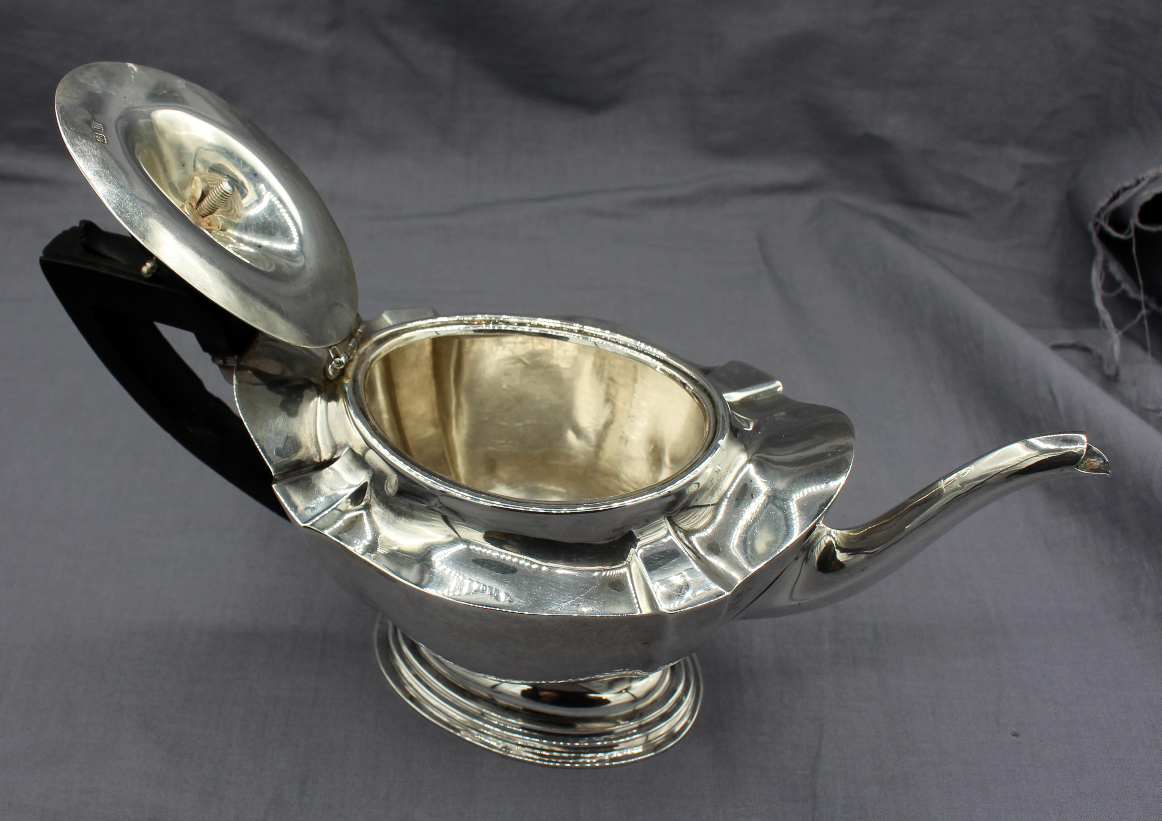 1912 English Neoclassical Revival Sterling Teapot For Sale 2