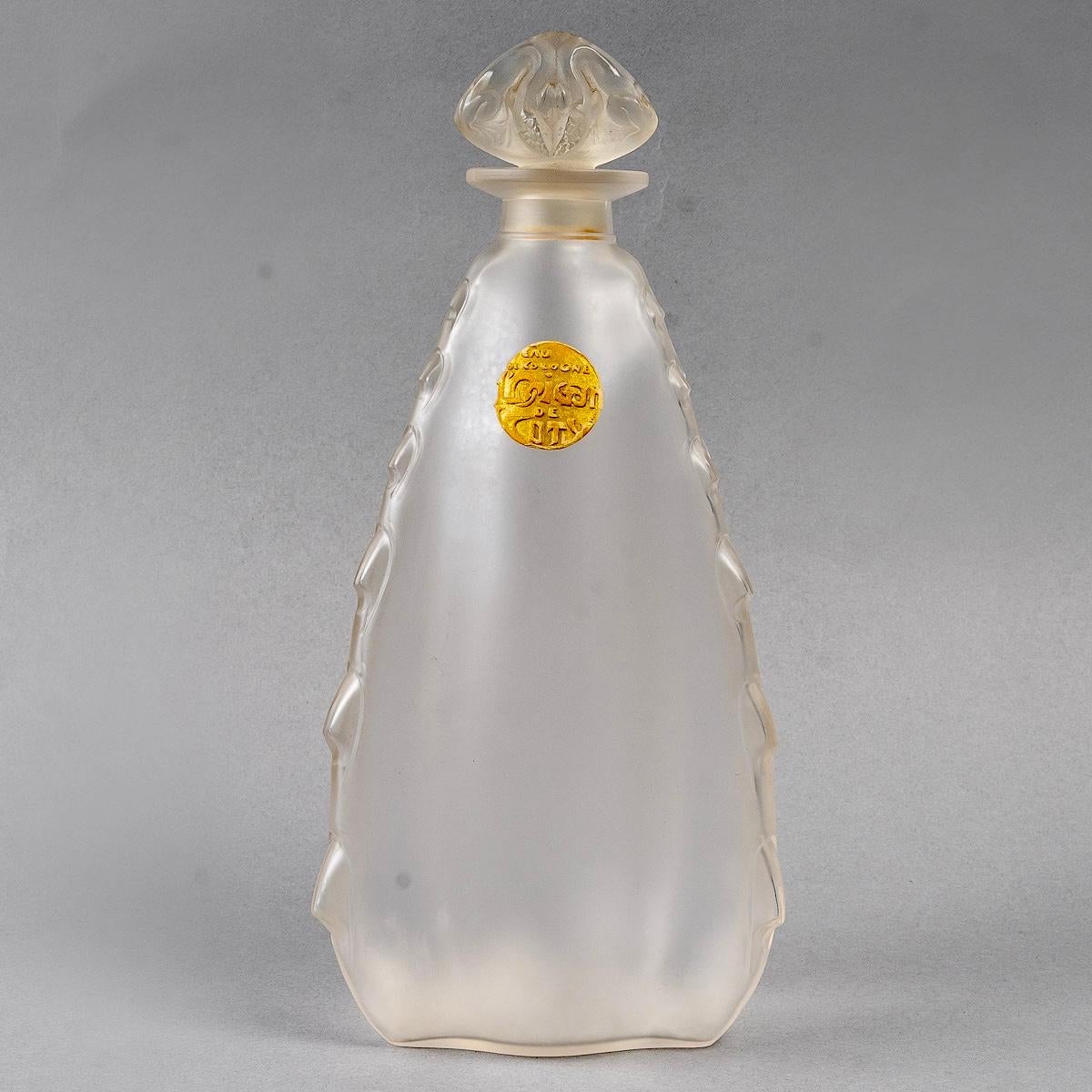 1912 René Lalique, 3 Parfümflaschen l'Origan Milchglas für Coty (Art nouveau) im Angebot