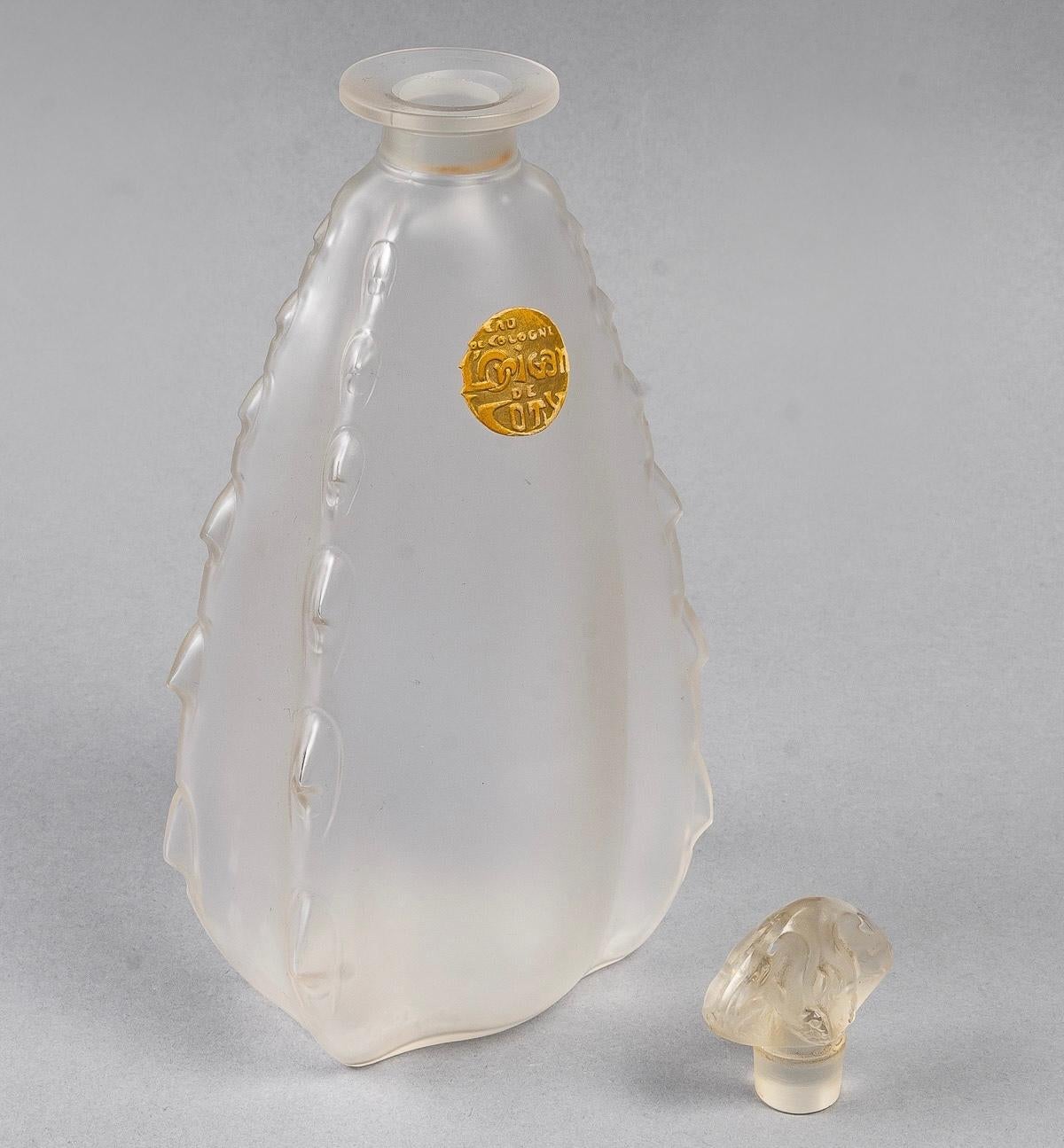 Français 1912 René Lalique, 3 flacons de parfum l'Origan en verre dépoli pour Coty en vente