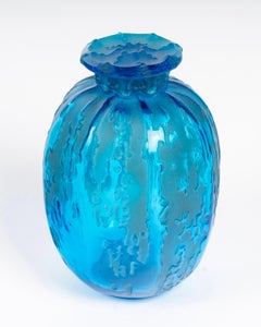 1912 René Lalique Fontaines Covered Vase Electric Blue Glass, Masks Stopper