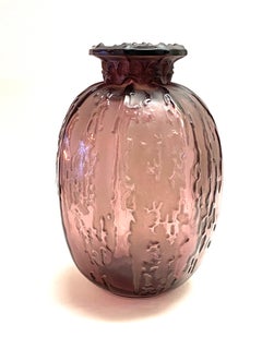 1912 René Lalique Fontaines Covered Vase in Amethyst Glass, Masks Stopper