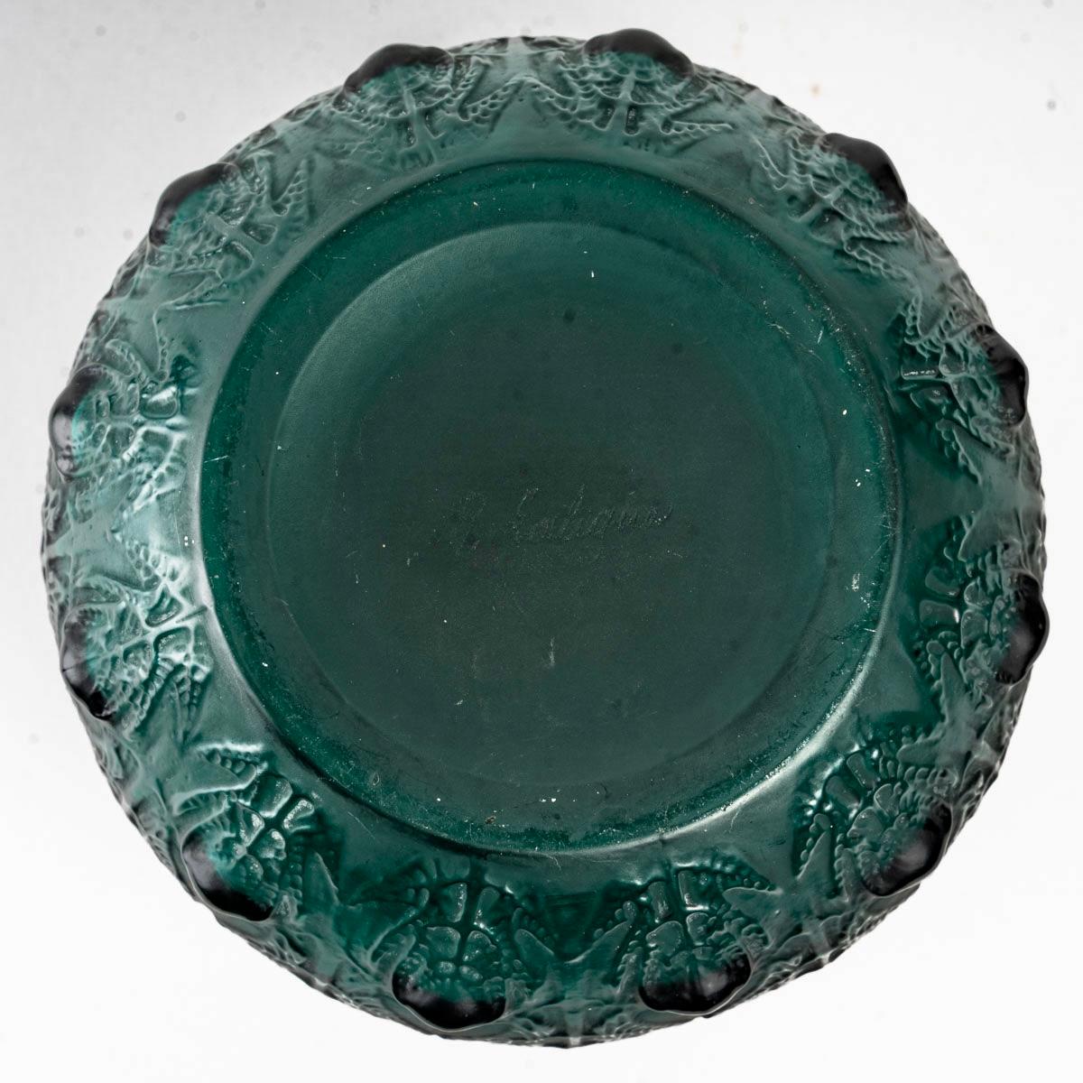 1912 René Lalique Fougeres Vase in Dark Duck Green Glass In Good Condition In Boulogne Billancourt, FR