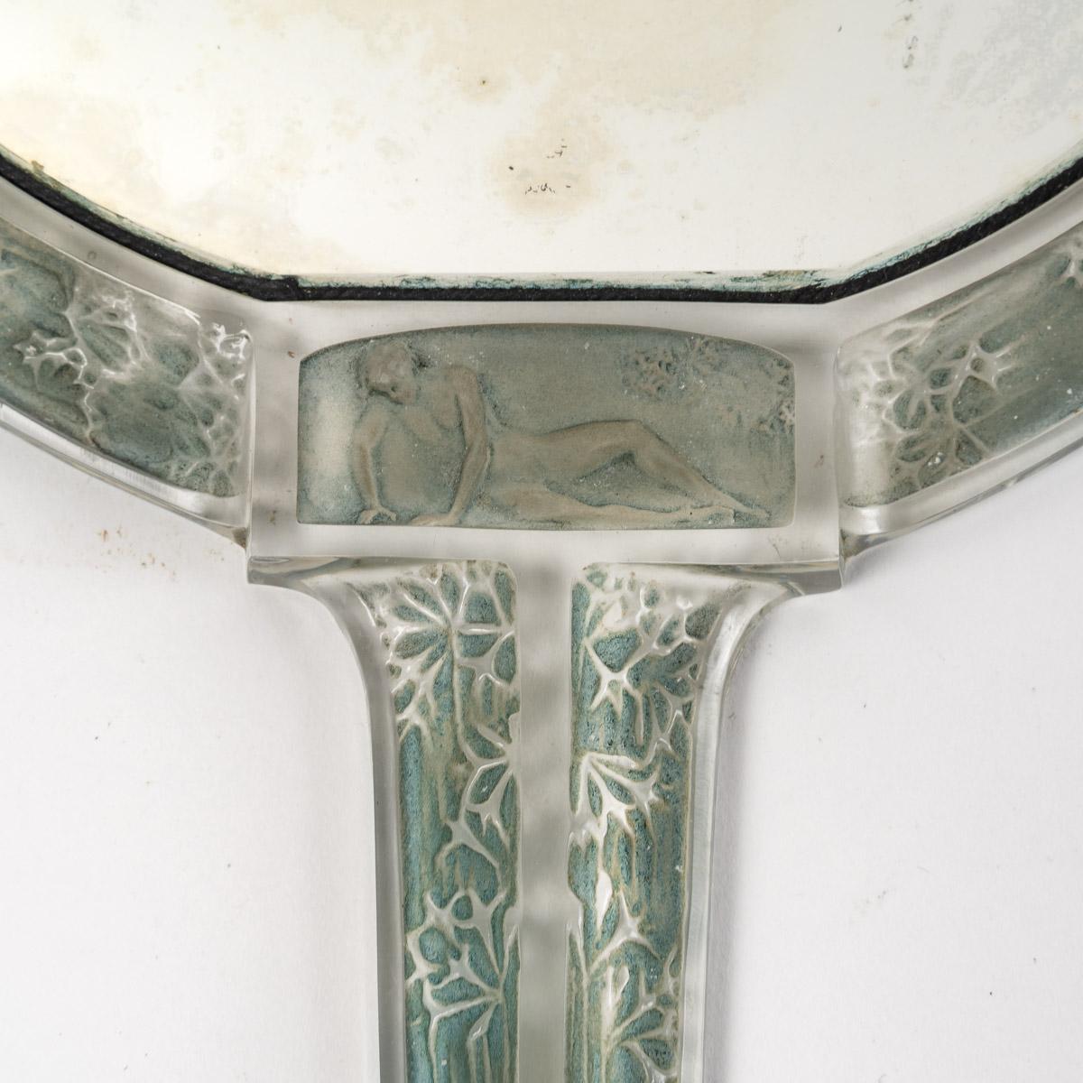 1912 René Lalique, Mirror Narcisse Clear Glass with Blue Green Patina + Box In Good Condition For Sale In Boulogne Billancourt, FR