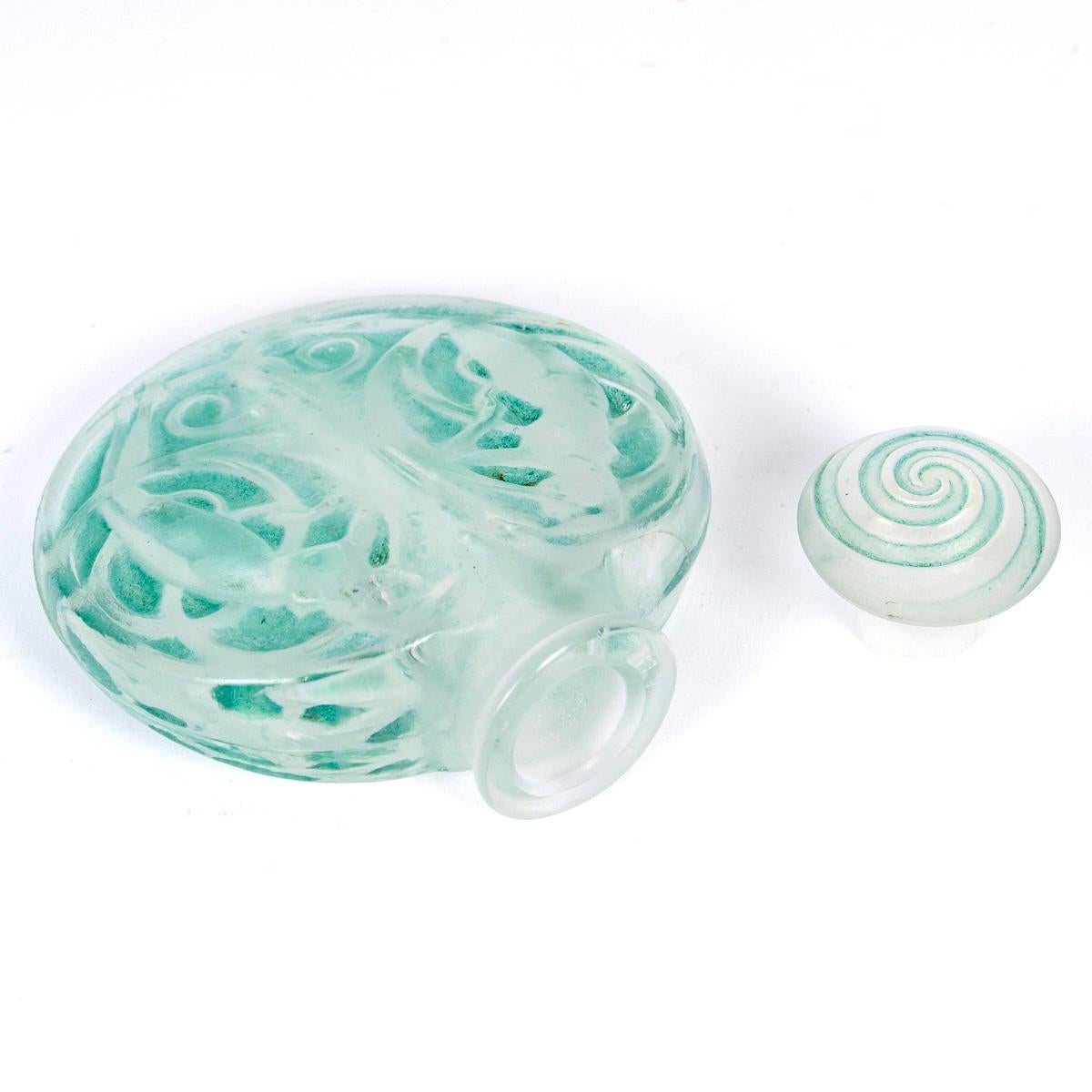 Francese 1912 Rene Lalique Bottiglia di profumo Naiades Mermaids Vetro Patina Verde in vendita