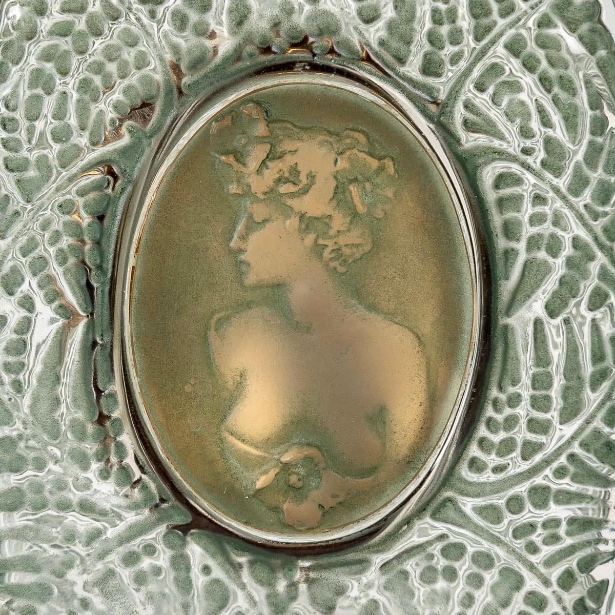 1912 René Lalique Perfume Bottle Fougeres Frosted Glass Green Patina In Good Condition In Boulogne Billancourt, FR