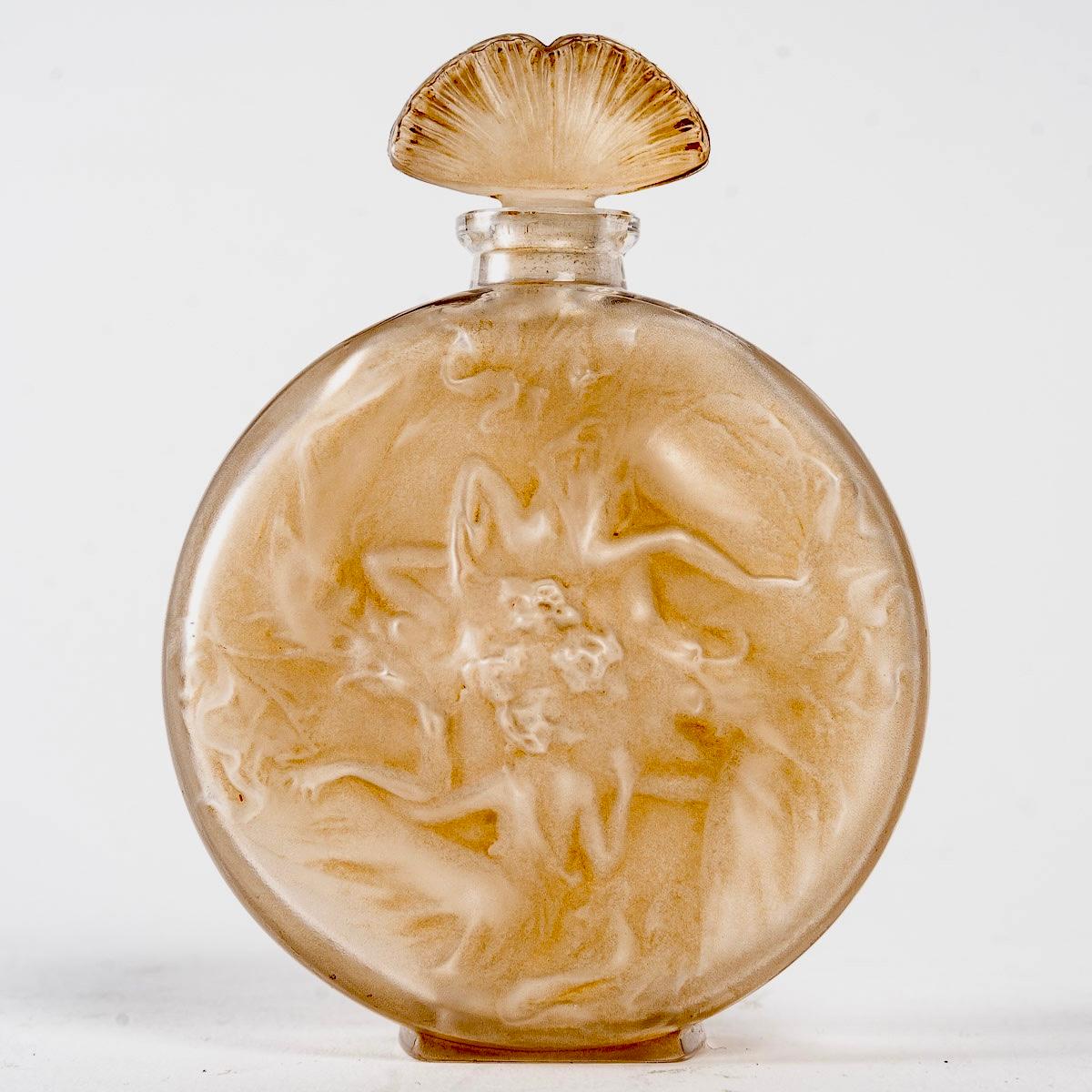 1912 René Lalique Parfümflasche Rosace Figurinen Milchglas Sepia Patina (Art nouveau) im Angebot
