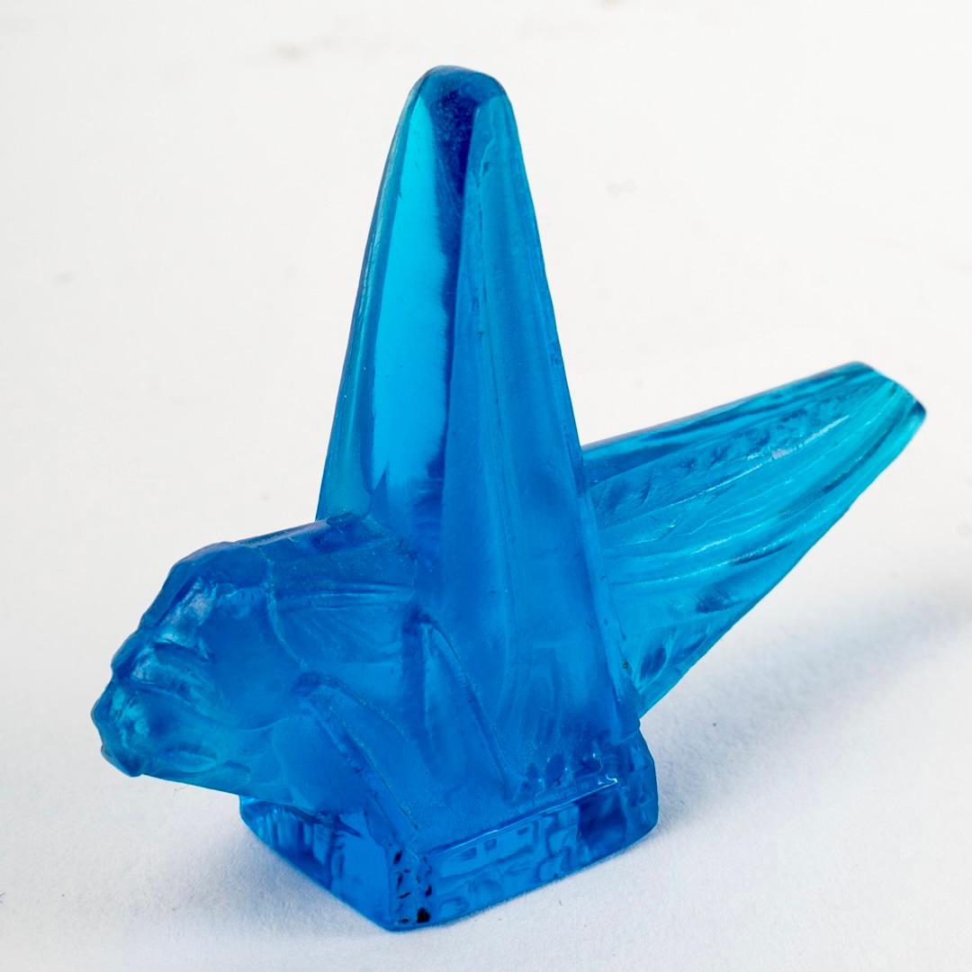 Art Deco 1912 René Lalique, Seal Sauterelle Electric Blue Glass