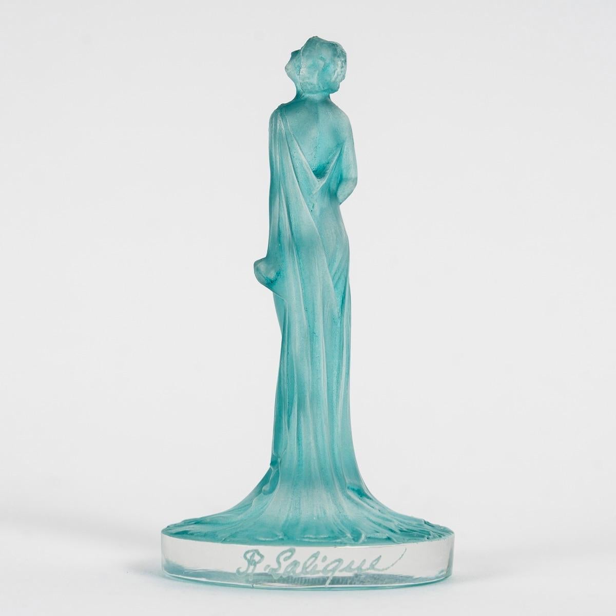 Francese 1912 René Lalique - Statuetta con sigillo in vetro Drapee con patina turchese in vendita