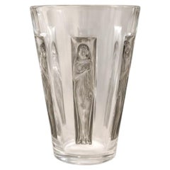 1912 René Lalique – “Six Figurines” Goblet Vase White glass with grey patina
