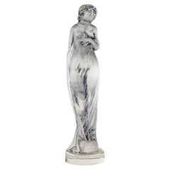 1912 Rene Lalique - Statuette Moyenne Voilee mattiertes Glas mit blauer Patina